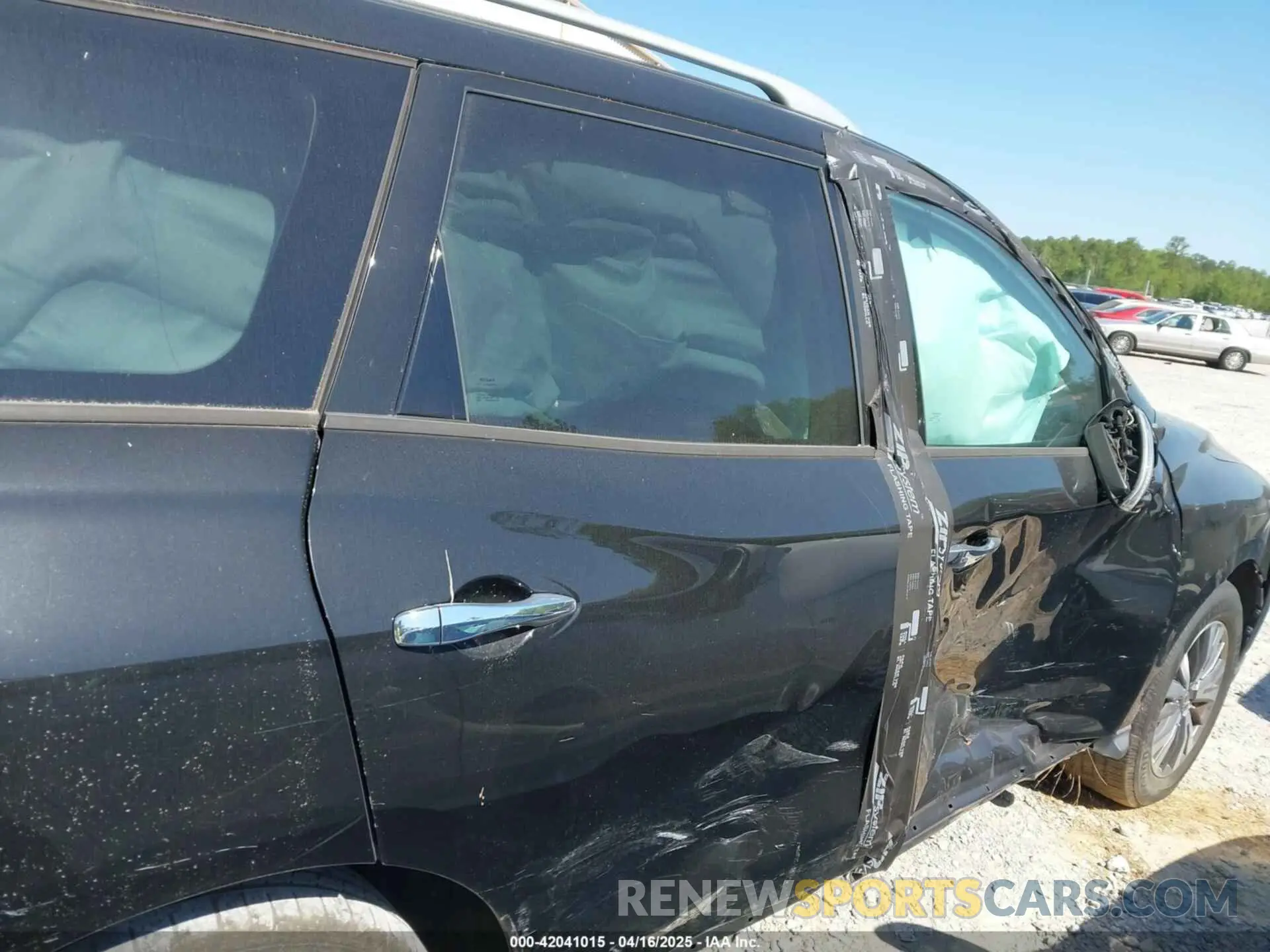13 Photograph of a damaged car 5N1DR2MN8KC617197 NISSAN PATHFINDER 2019