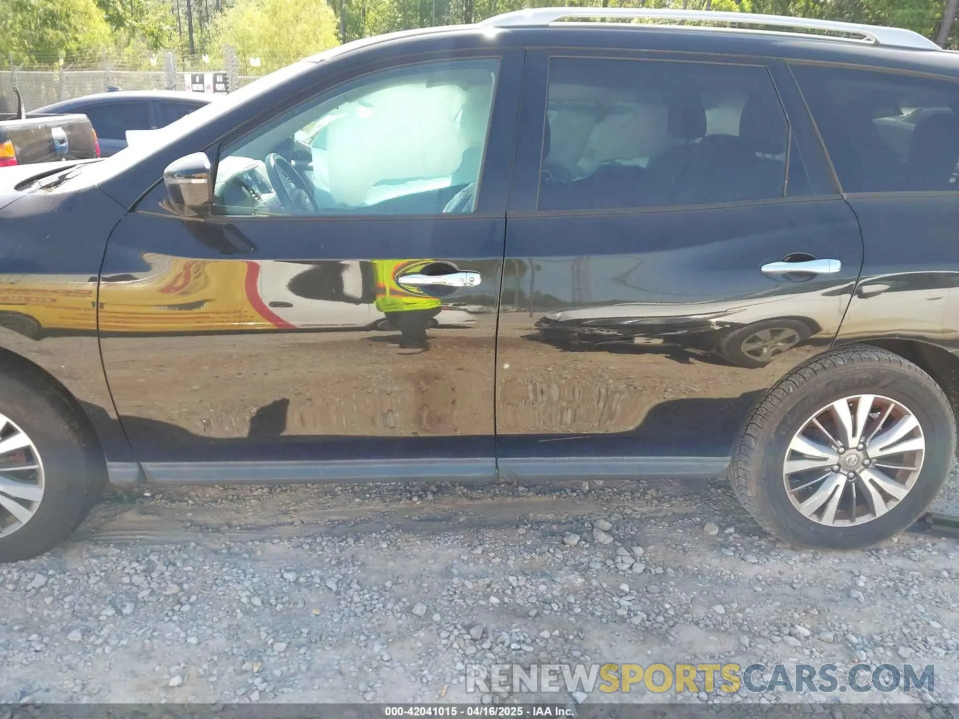 14 Photograph of a damaged car 5N1DR2MN8KC617197 NISSAN PATHFINDER 2019