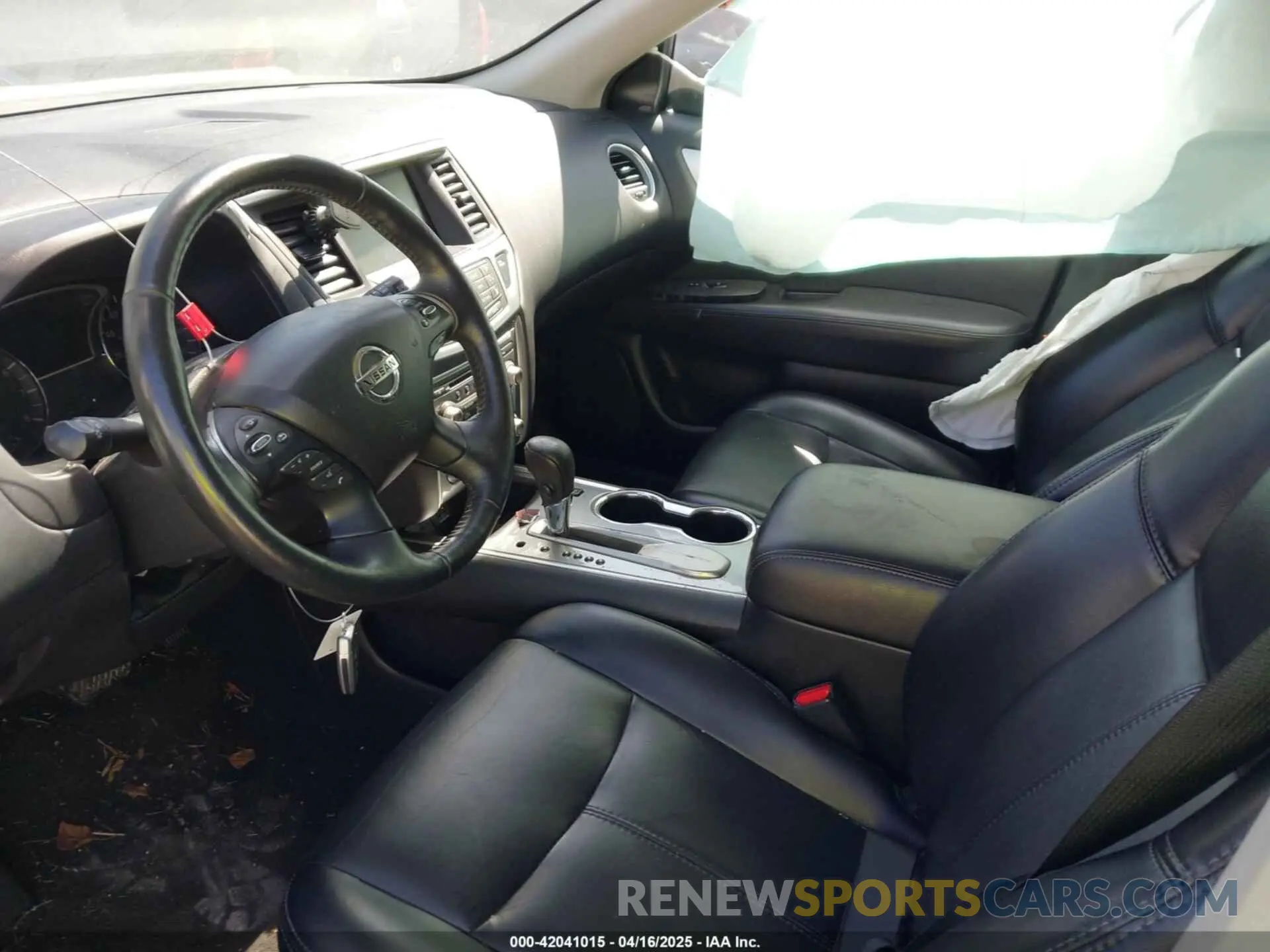 5 Photograph of a damaged car 5N1DR2MN8KC617197 NISSAN PATHFINDER 2019