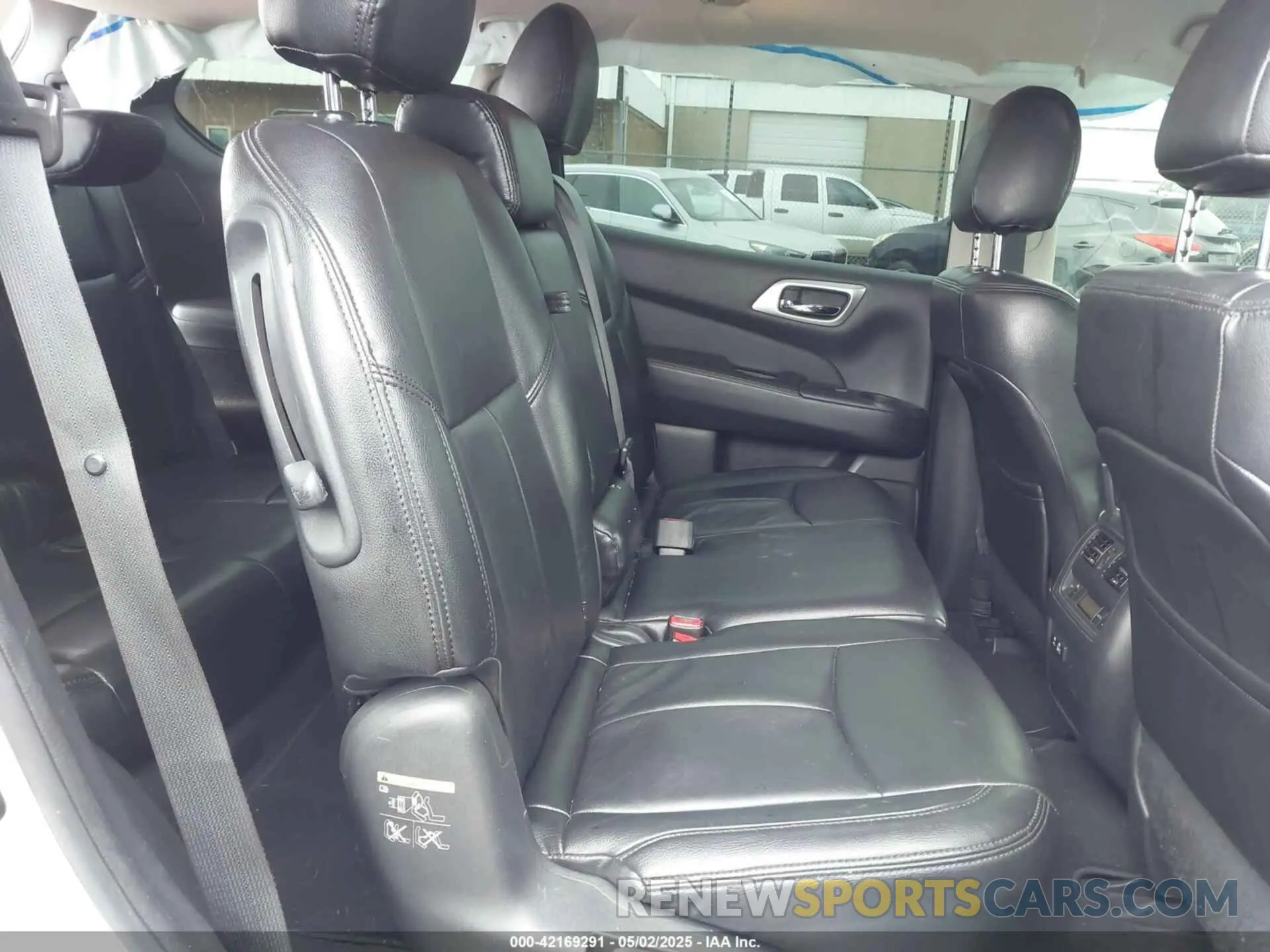 8 Photograph of a damaged car 5N1DR2MN8KC640138 NISSAN PATHFINDER 2019