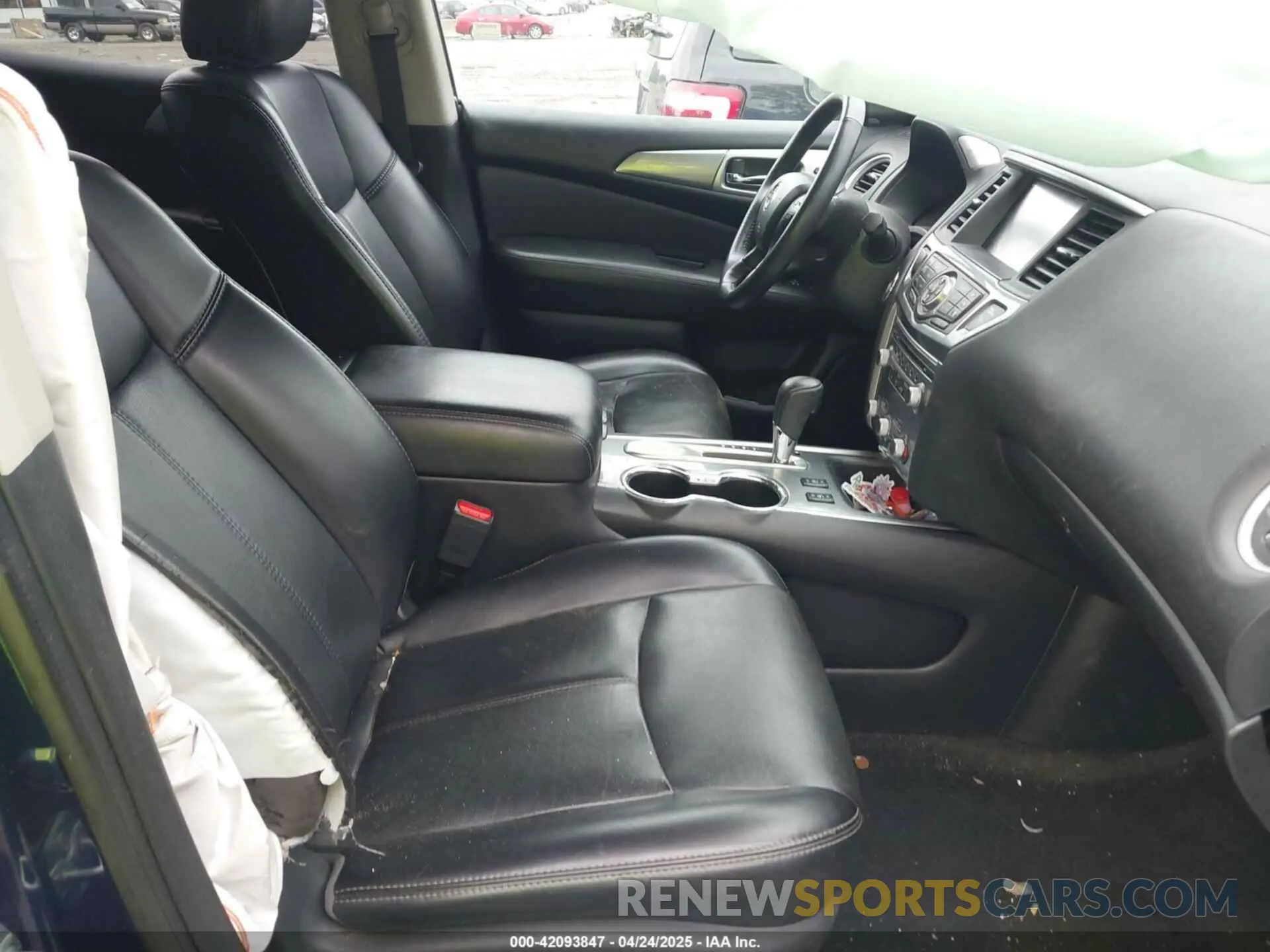 5 Photograph of a damaged car 5N1DR2MN9KC620979 NISSAN PATHFINDER 2019