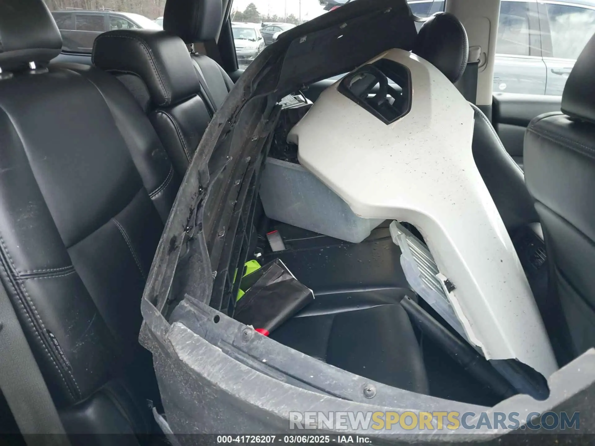 8 Photograph of a damaged car 5N1DR2MNXKC587362 NISSAN PATHFINDER 2019
