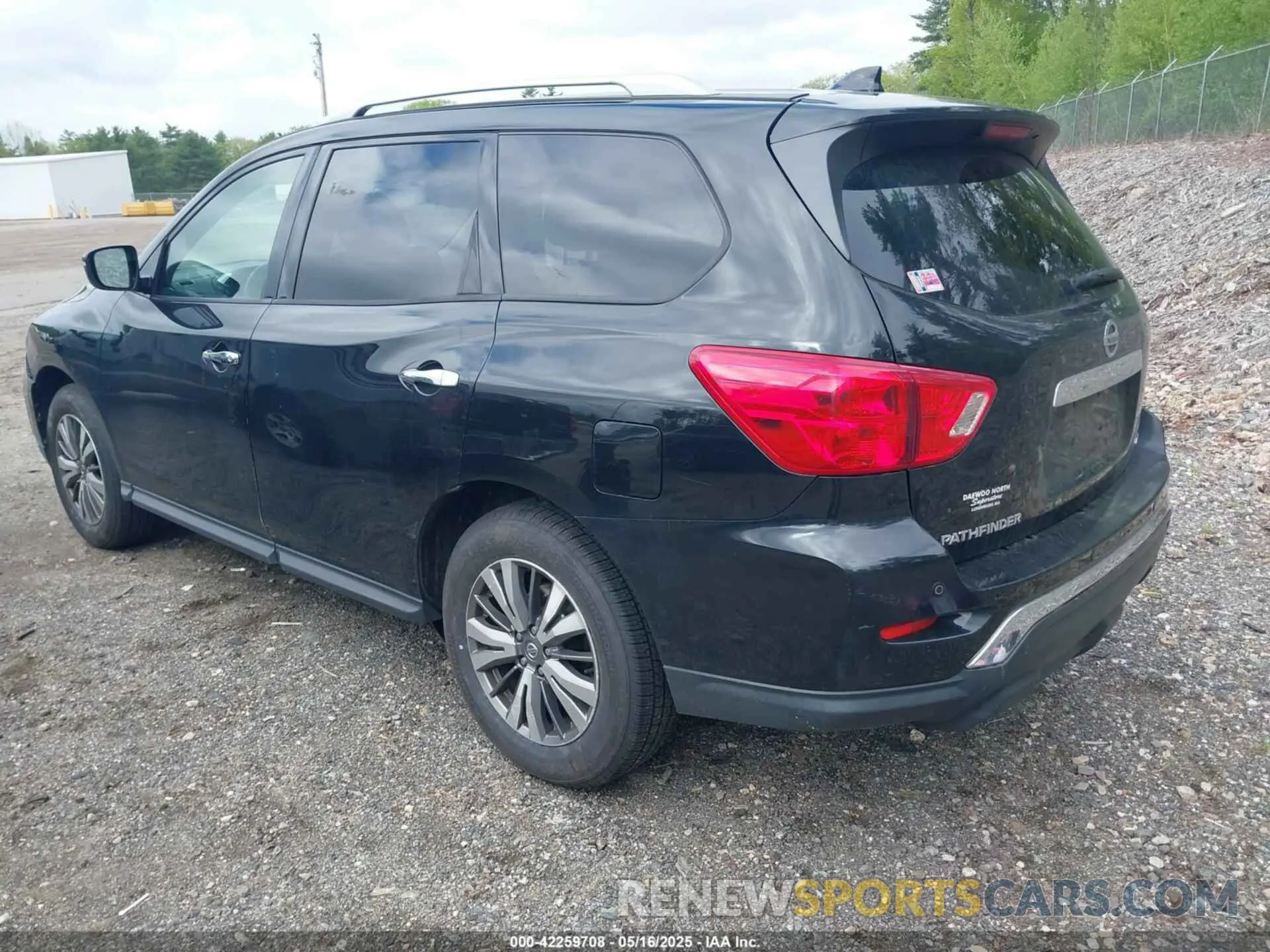 3 Photograph of a damaged car 5N1DR2AM5LC585886 NISSAN PATHFINDER 2020