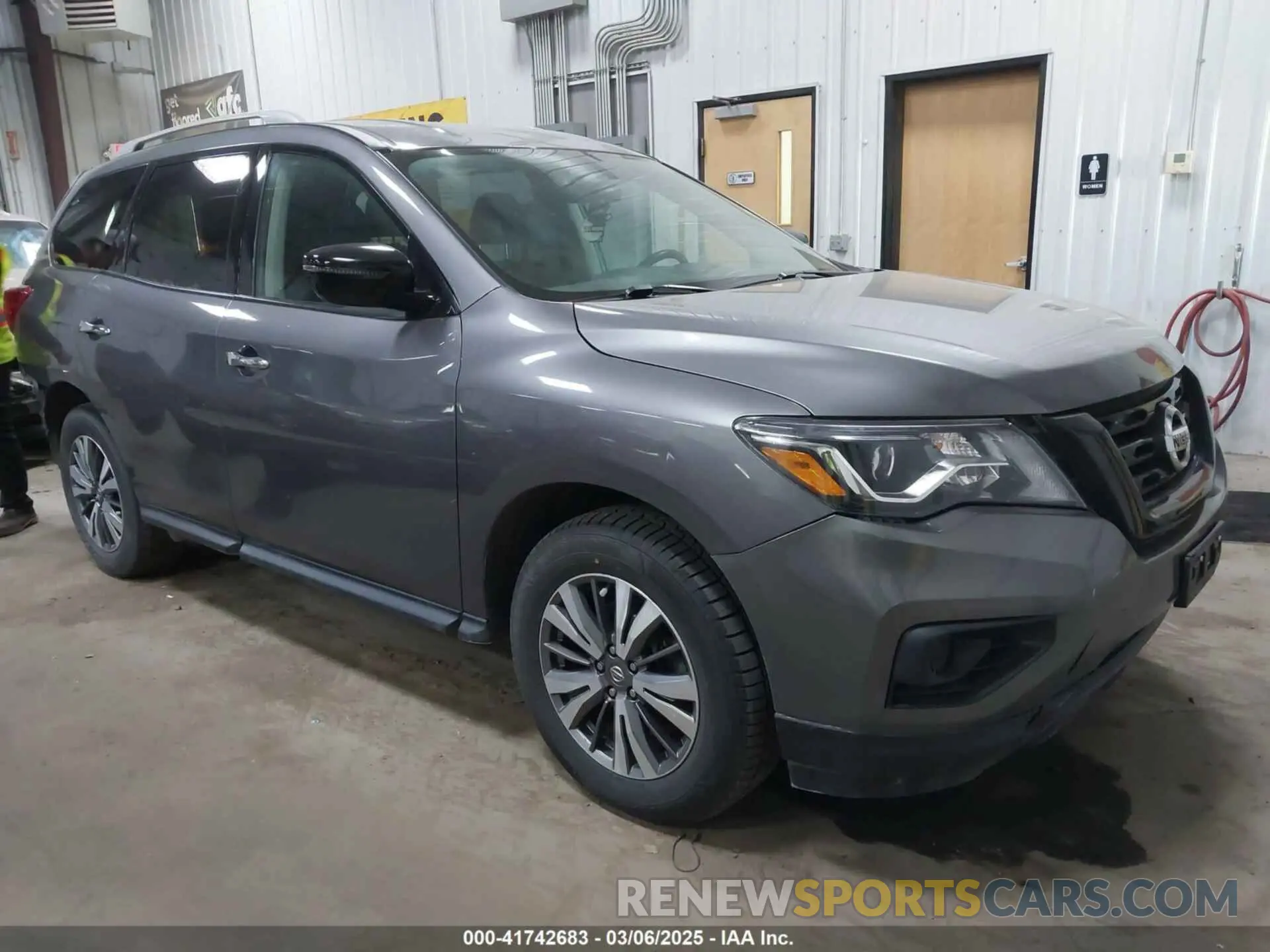 1 Photograph of a damaged car 5N1DR2AM9LC576835 NISSAN PATHFINDER 2020