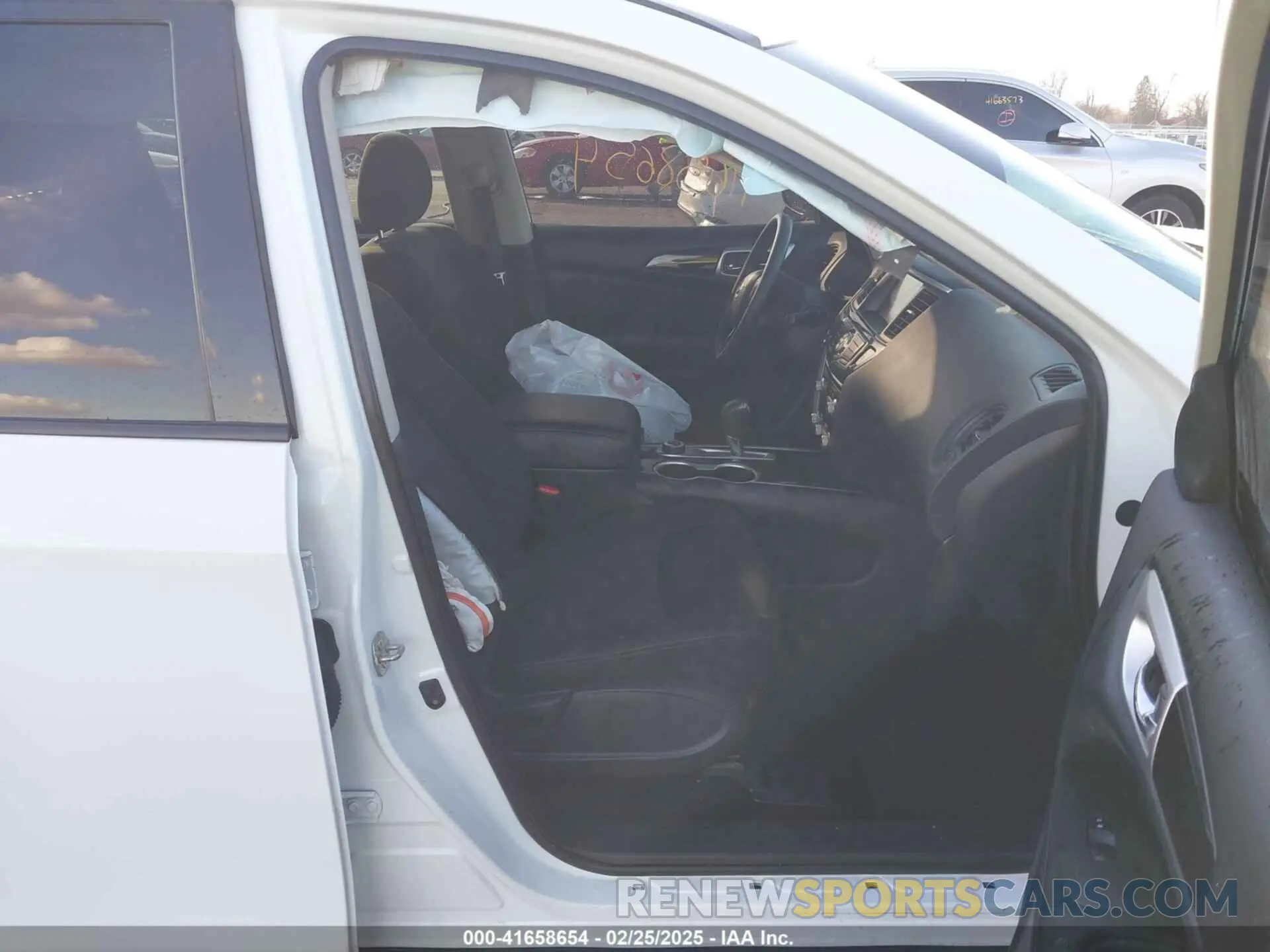 5 Photograph of a damaged car 5N1DR2AMXLC621393 NISSAN PATHFINDER 2020