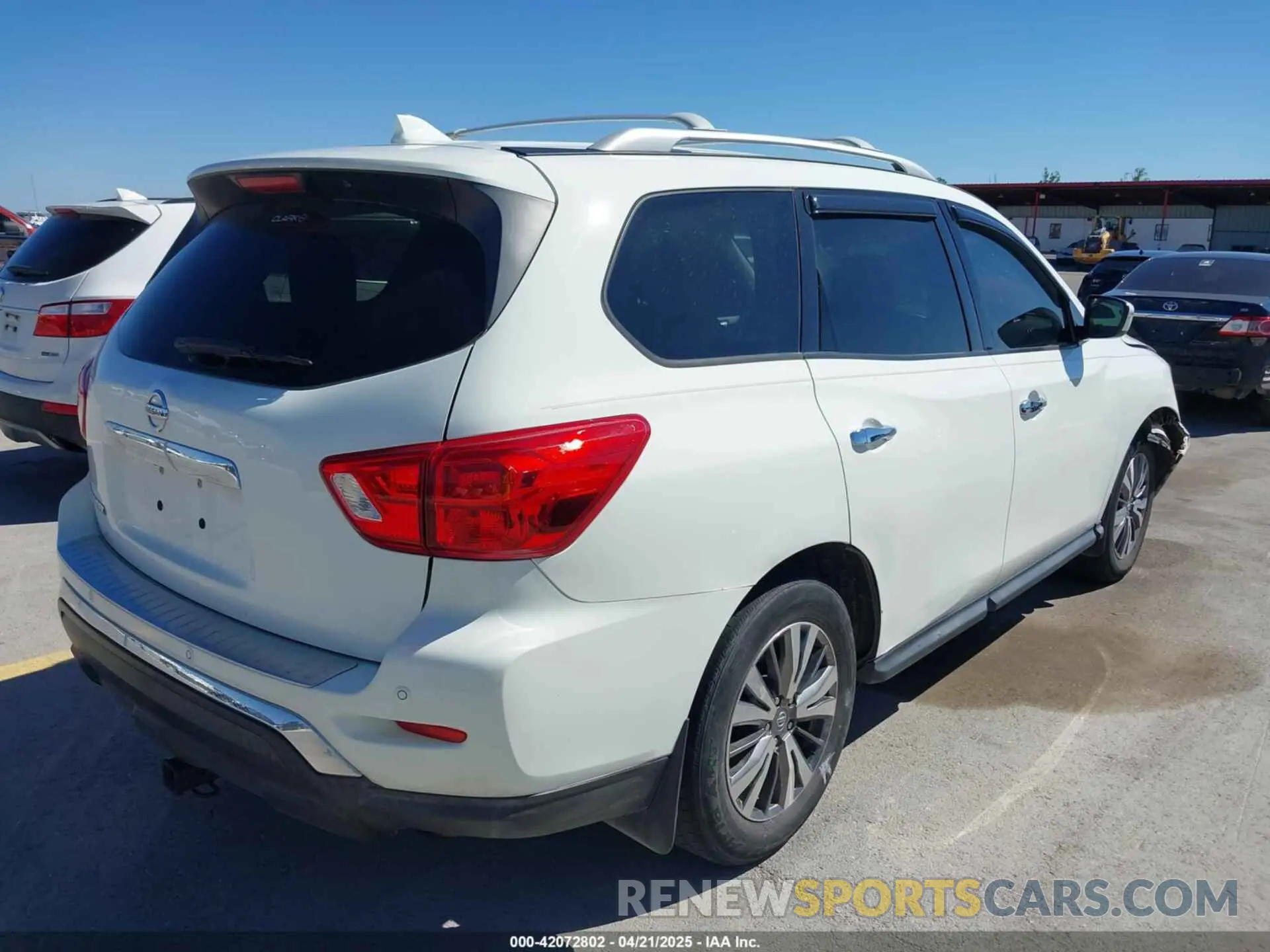 4 Photograph of a damaged car 5N1DR2AN0LC581267 NISSAN PATHFINDER 2020