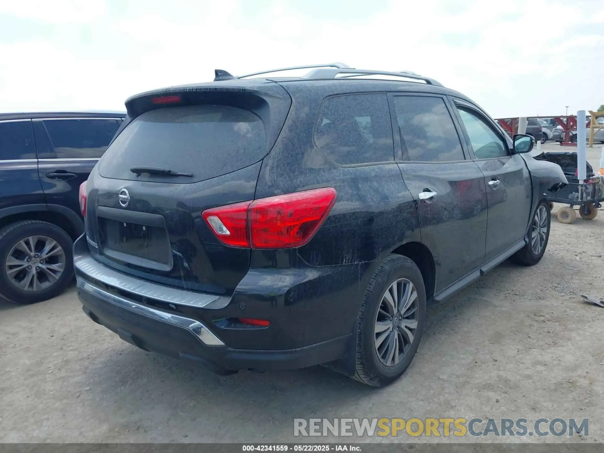 4 Photograph of a damaged car 5N1DR2AN0LC598957 NISSAN PATHFINDER 2020