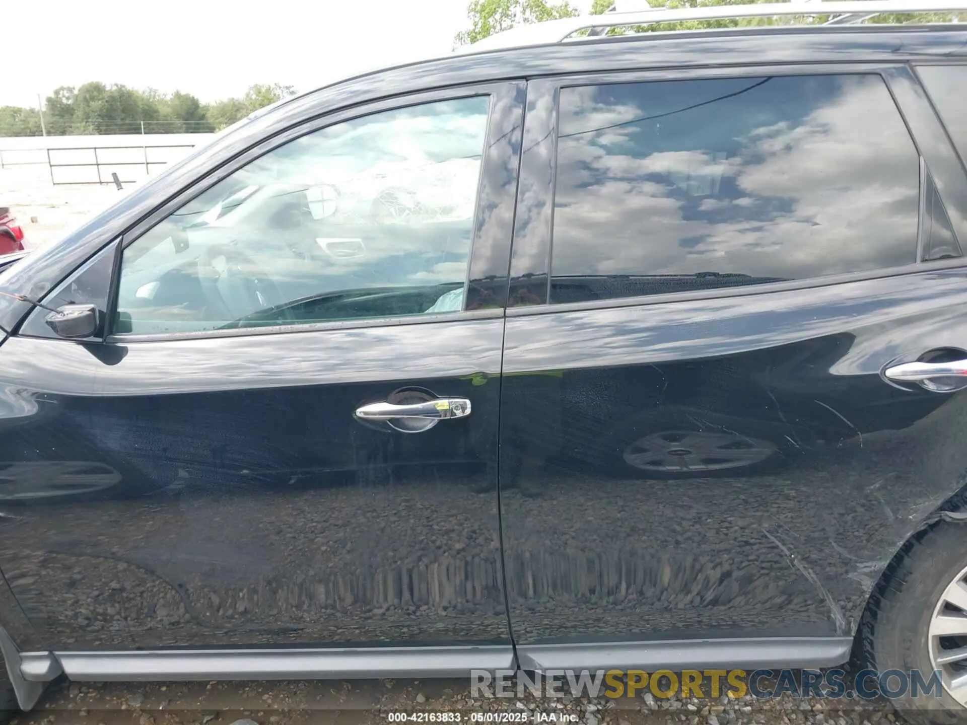 15 Photograph of a damaged car 5N1DR2AN3LC623110 NISSAN PATHFINDER 2020