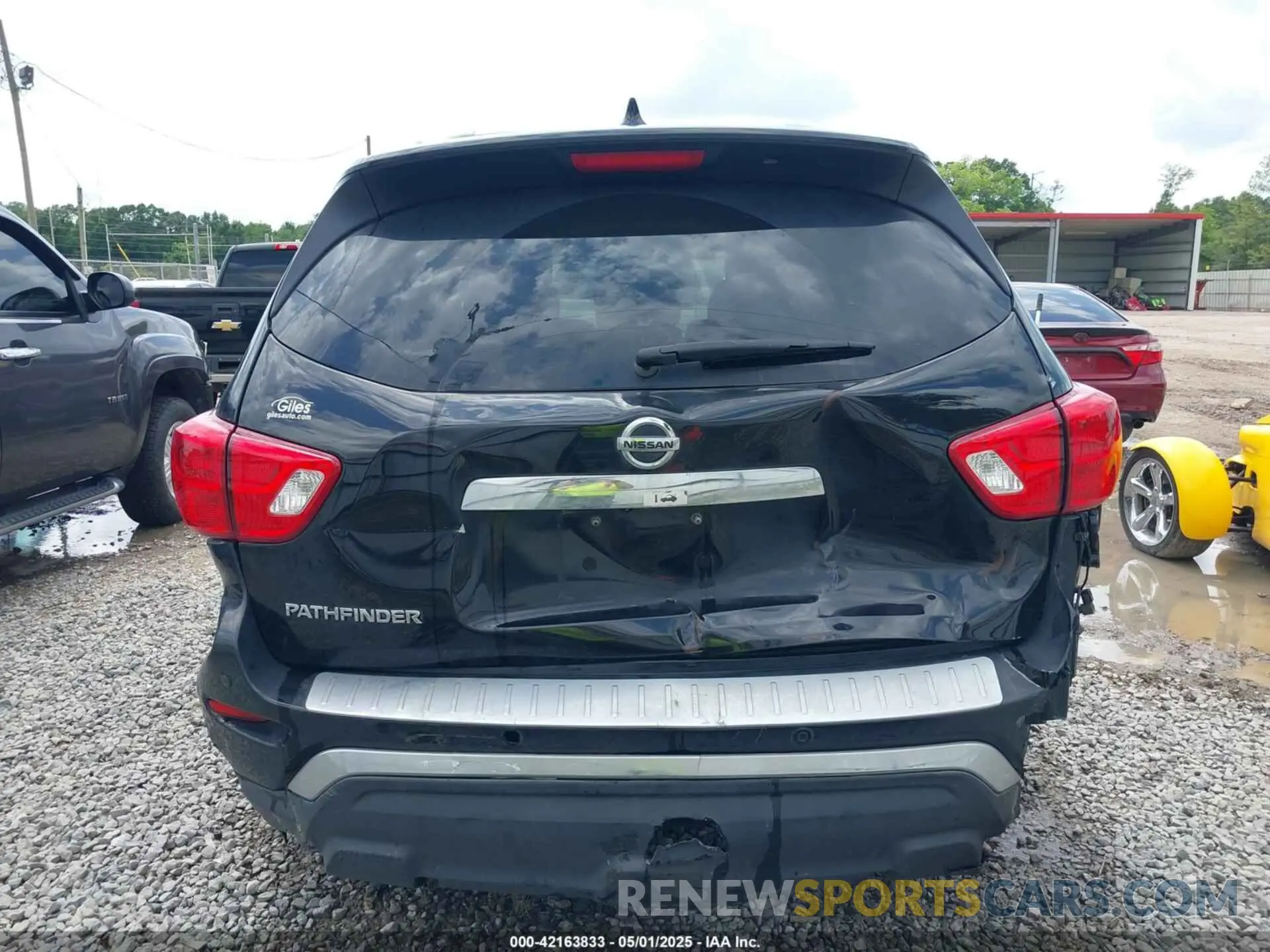 17 Photograph of a damaged car 5N1DR2AN3LC623110 NISSAN PATHFINDER 2020