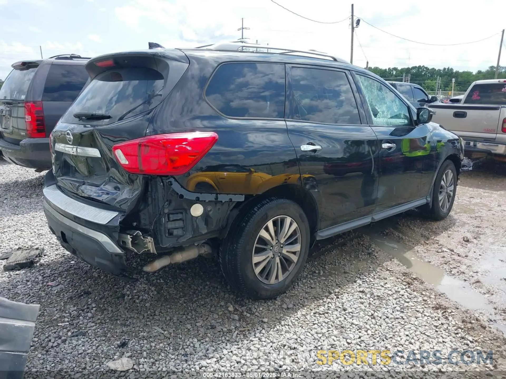 4 Photograph of a damaged car 5N1DR2AN3LC623110 NISSAN PATHFINDER 2020