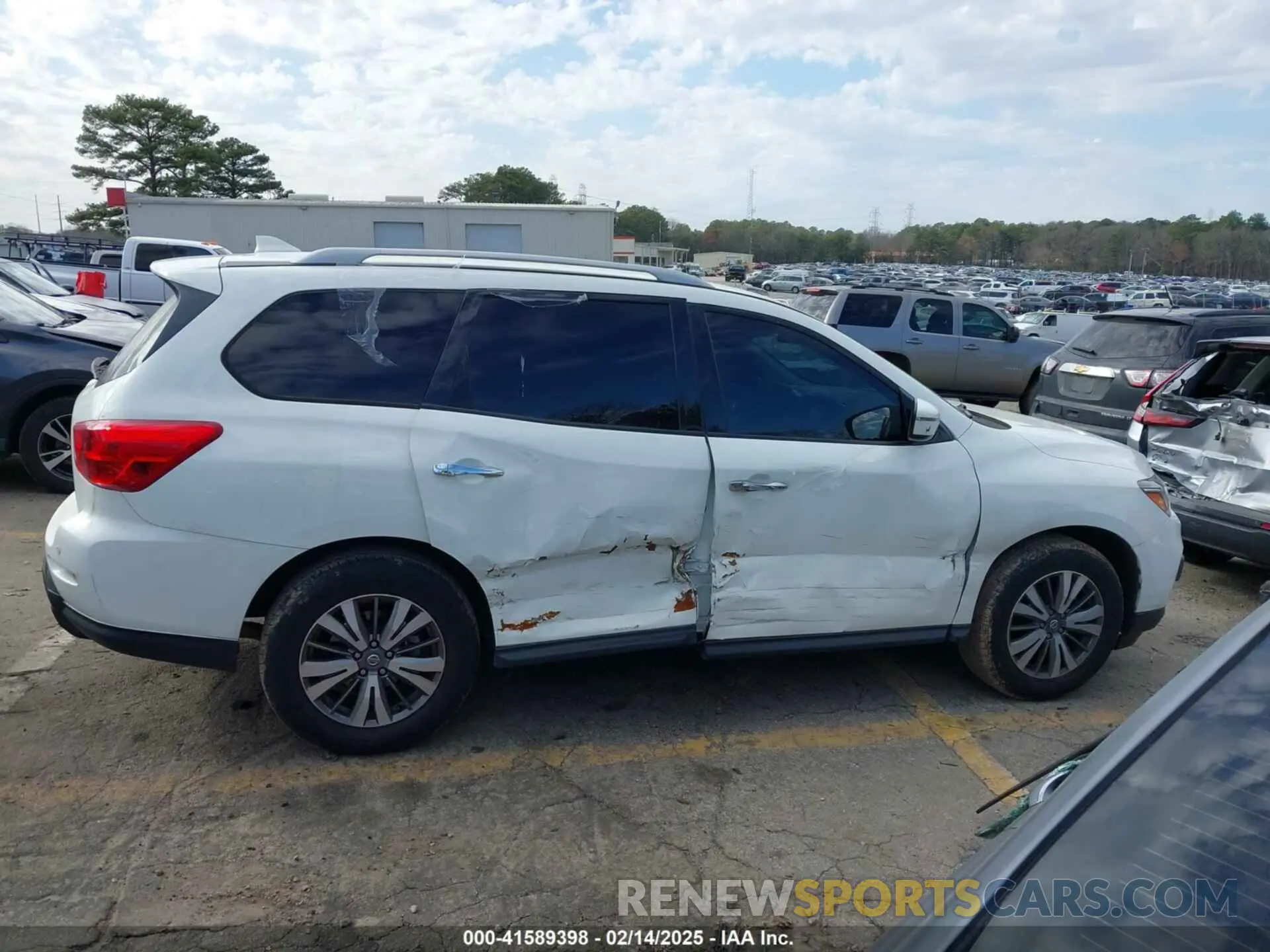 13 Photograph of a damaged car 5N1DR2AN4LC593664 NISSAN PATHFINDER 2020