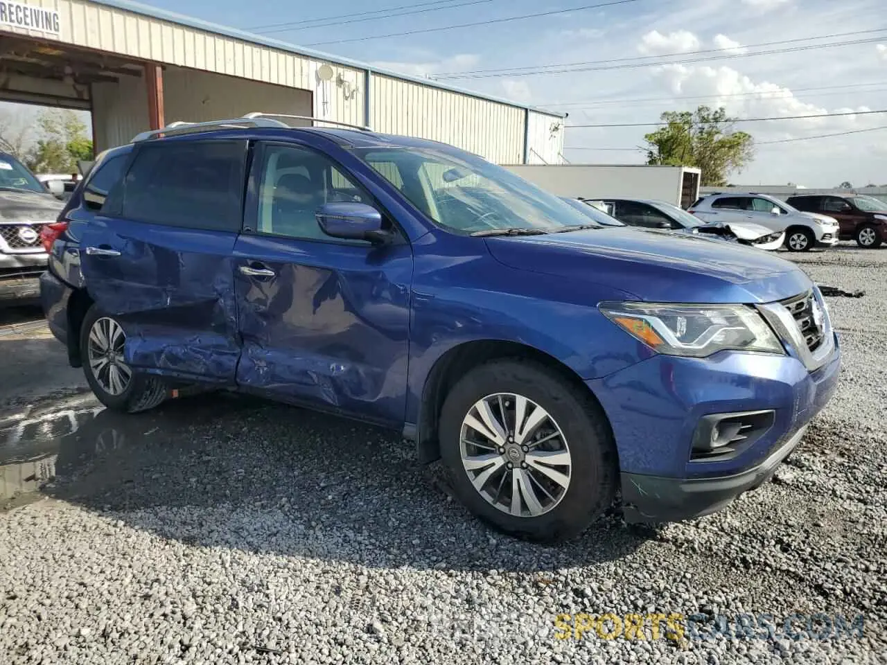 4 Photograph of a damaged car 5N1DR2AN5LC619186 NISSAN PATHFINDER 2020