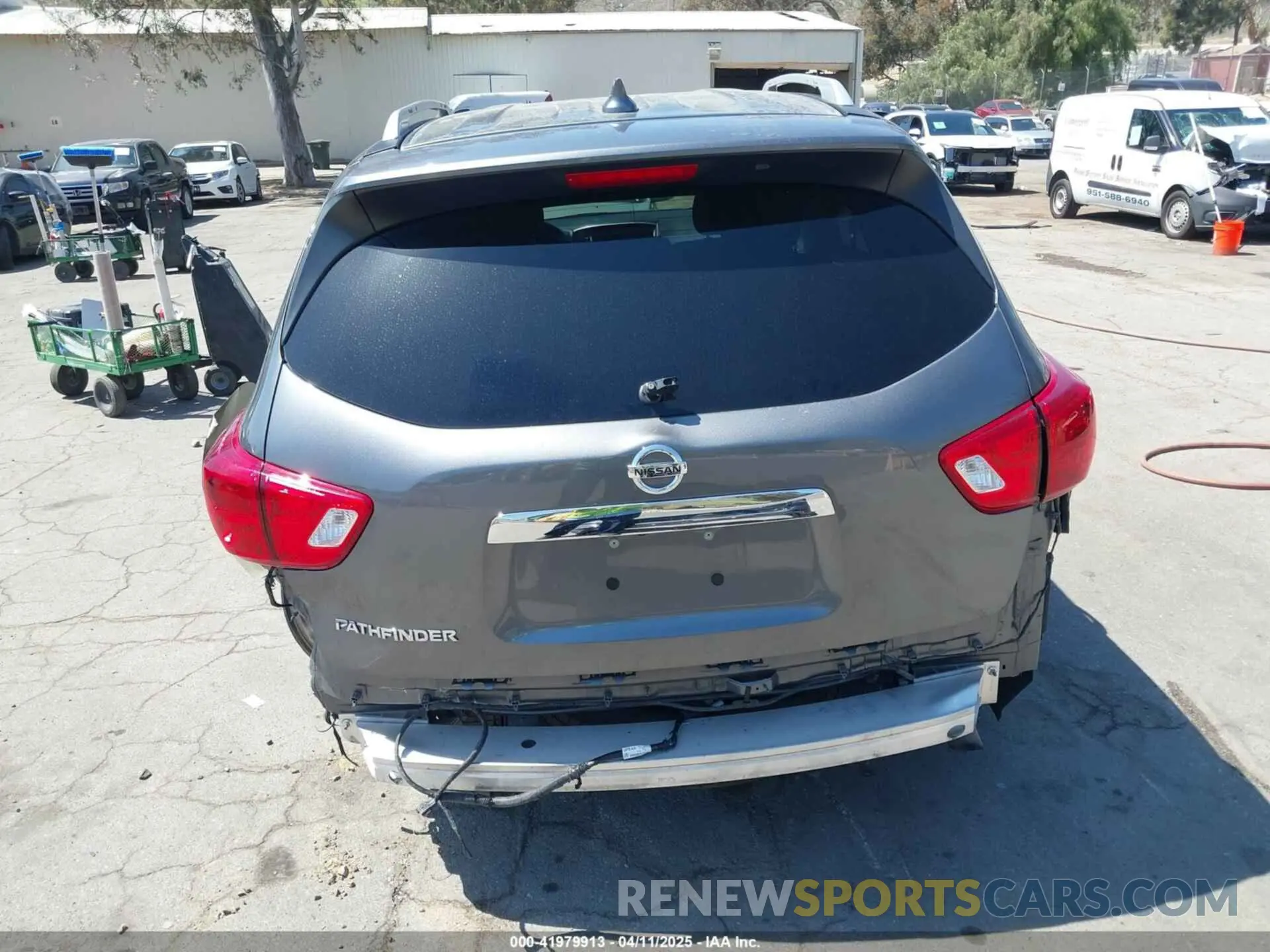 17 Photograph of a damaged car 5N1DR2AN6LC647921 NISSAN PATHFINDER 2020