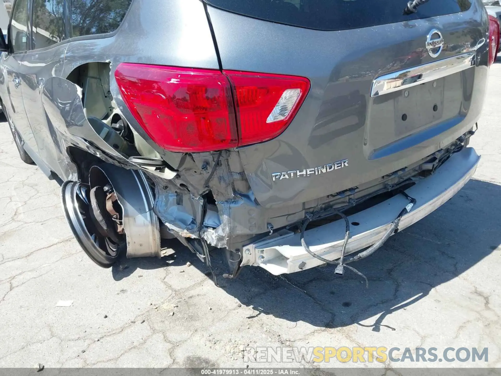 18 Photograph of a damaged car 5N1DR2AN6LC647921 NISSAN PATHFINDER 2020