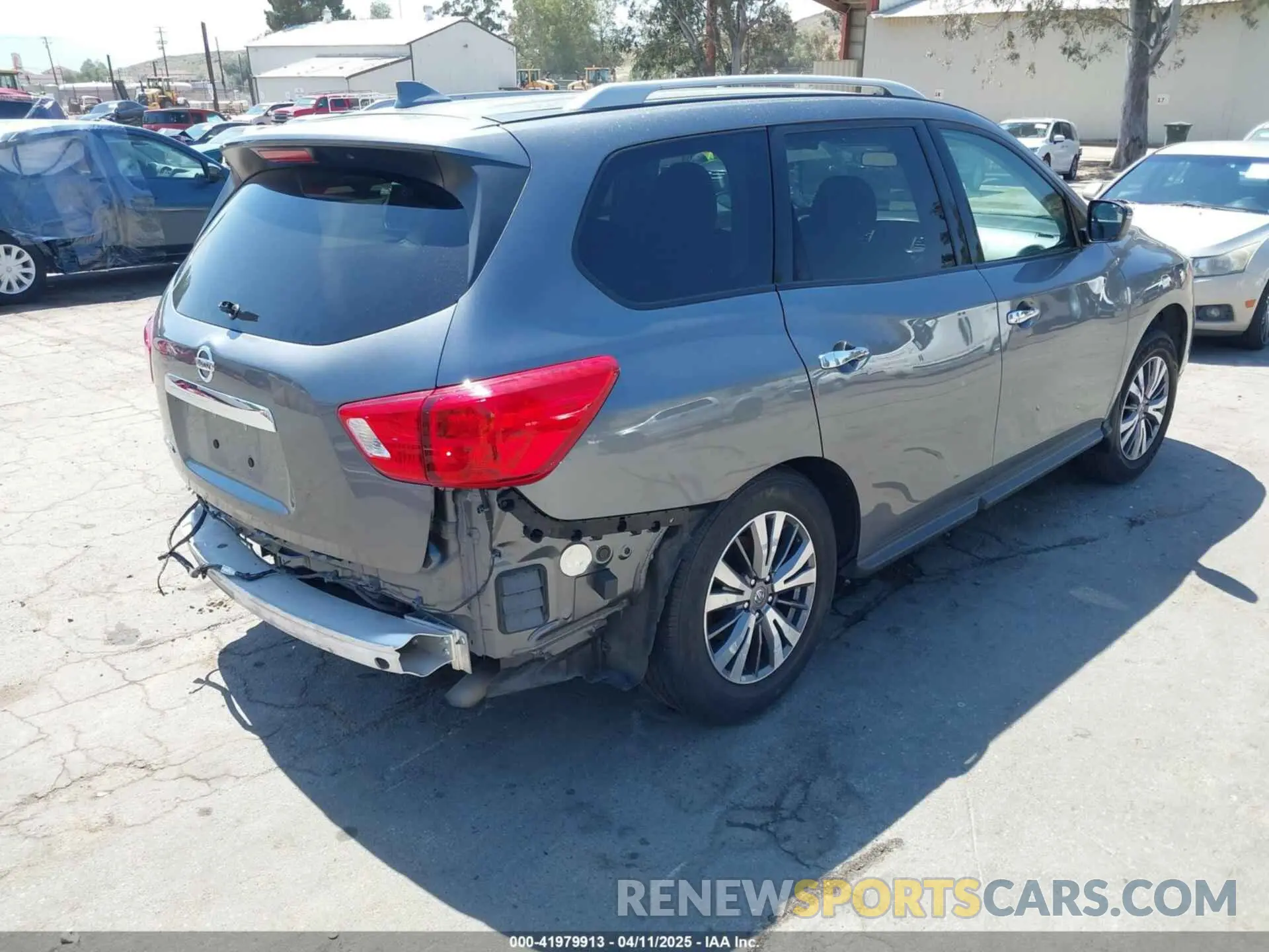 4 Photograph of a damaged car 5N1DR2AN6LC647921 NISSAN PATHFINDER 2020