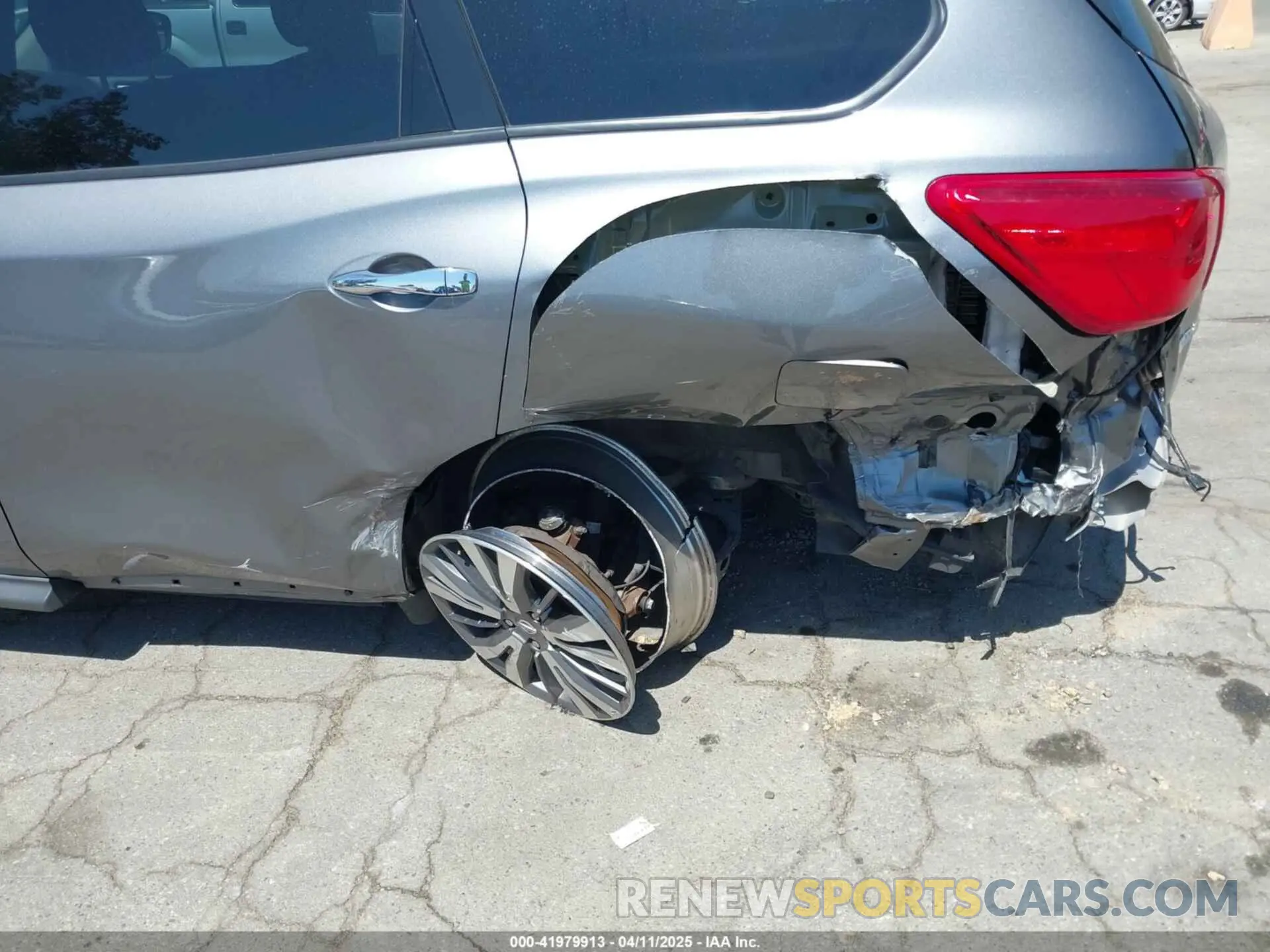 6 Photograph of a damaged car 5N1DR2AN6LC647921 NISSAN PATHFINDER 2020