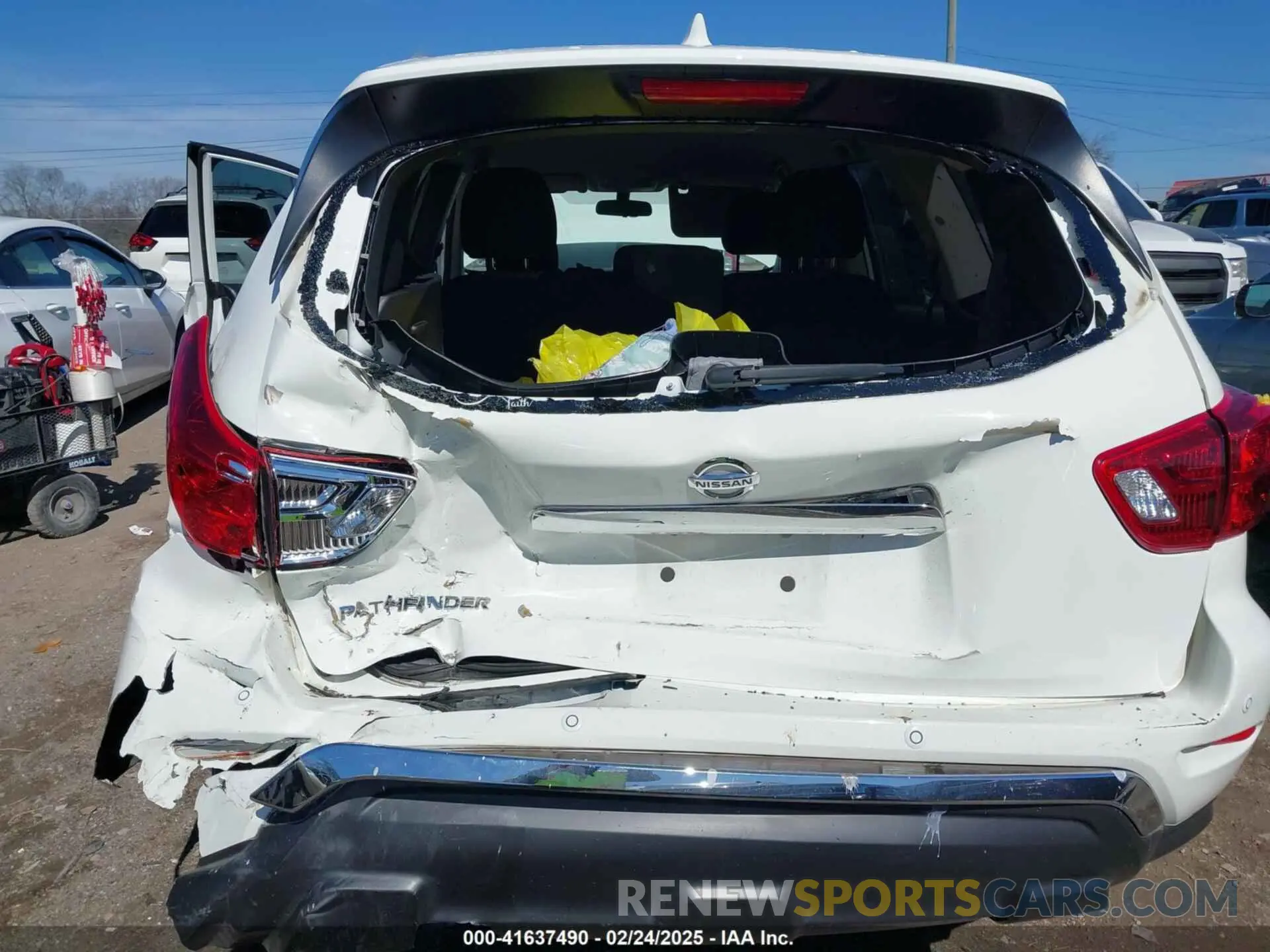 6 Photograph of a damaged car 5N1DR2AN8LC608330 NISSAN PATHFINDER 2020