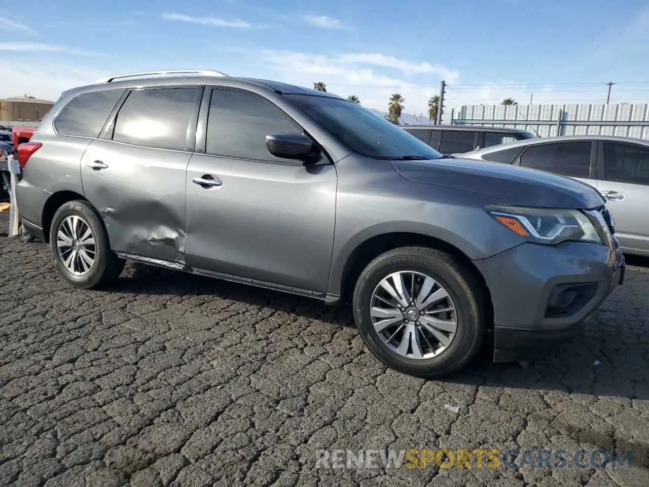 4 Photograph of a damaged car 5N1DR2BM5LC606721 NISSAN PATHFINDER 2020