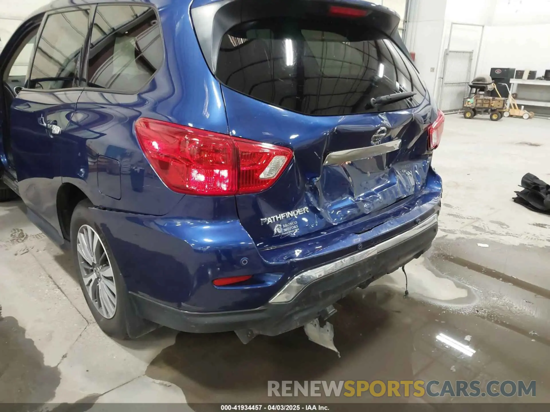 18 Photograph of a damaged car 5N1DR2BM7LC601374 NISSAN PATHFINDER 2020