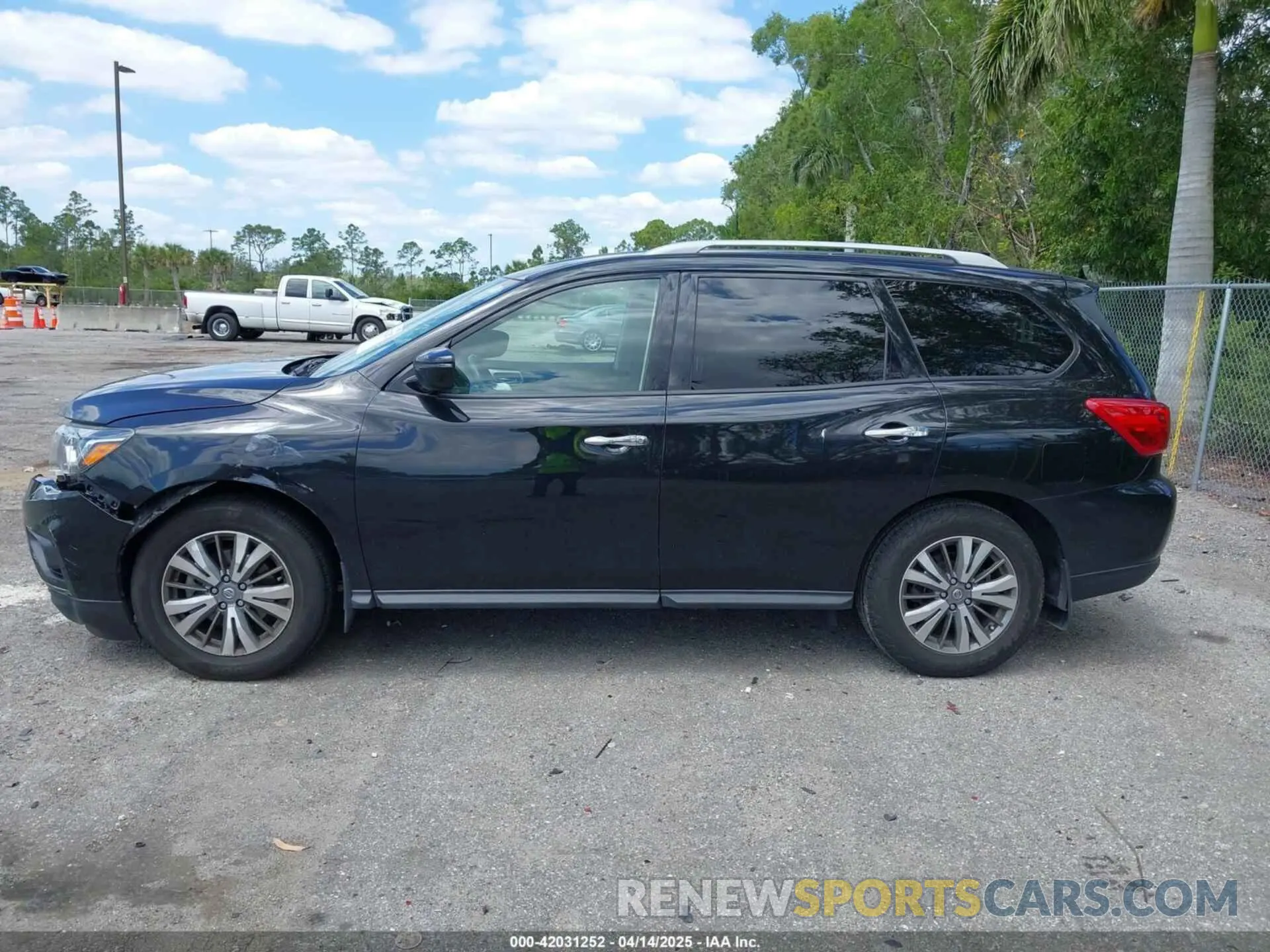 15 Photograph of a damaged car 5N1DR2BN4LC641890 NISSAN PATHFINDER 2020