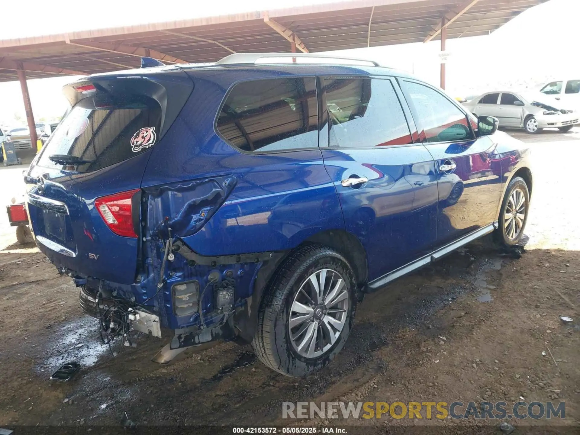 4 Photograph of a damaged car 5N1DR2BN6LC606252 NISSAN PATHFINDER 2020