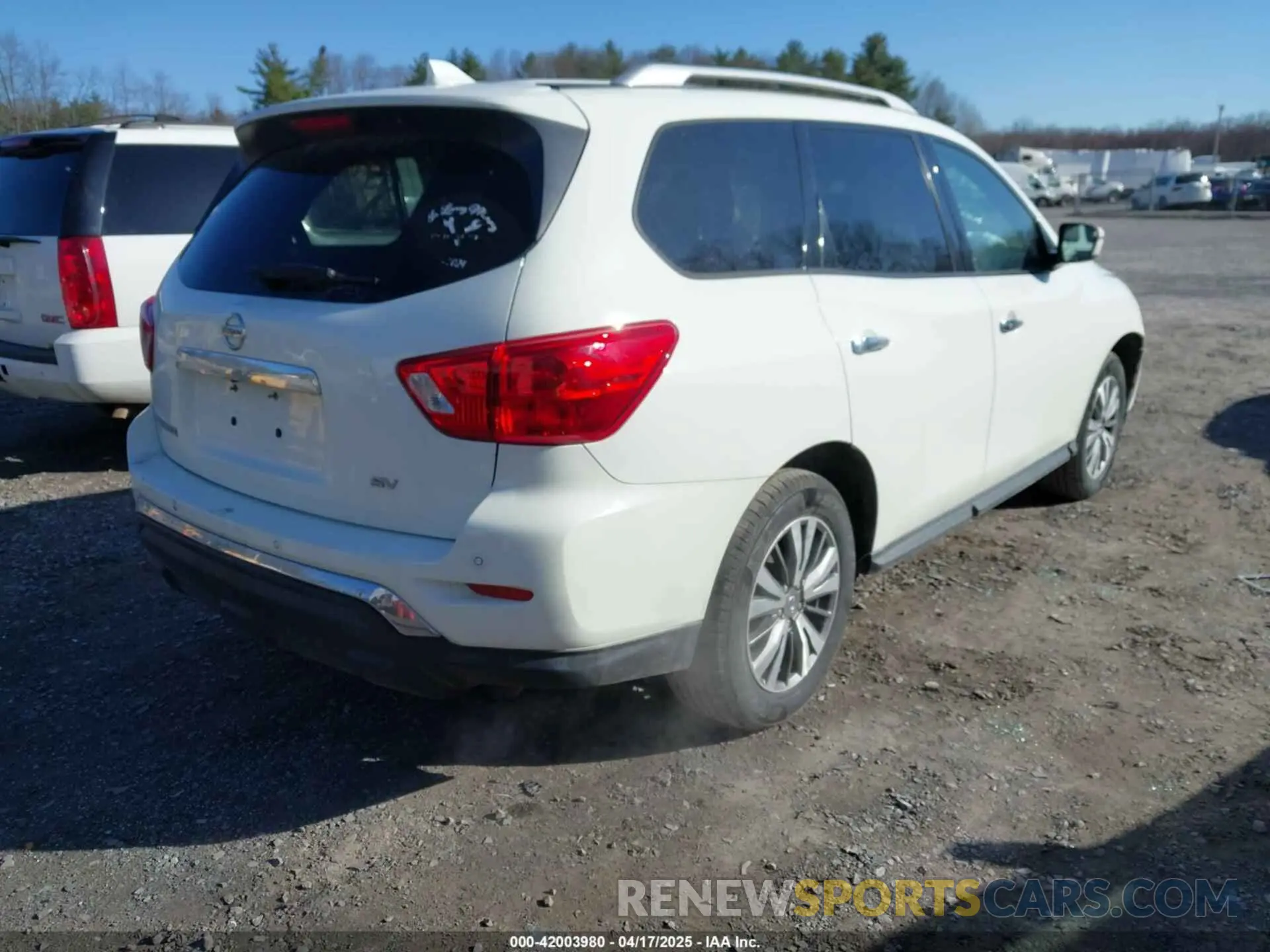 4 Photograph of a damaged car 5N1DR2BN9LC607573 NISSAN PATHFINDER 2020