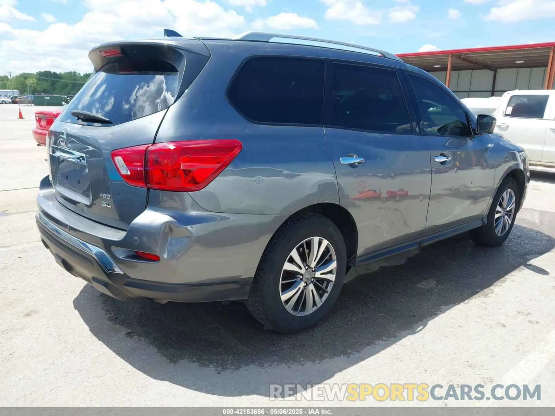 4 Photograph of a damaged car 5N1DR2CM1LC613034 NISSAN PATHFINDER 2020