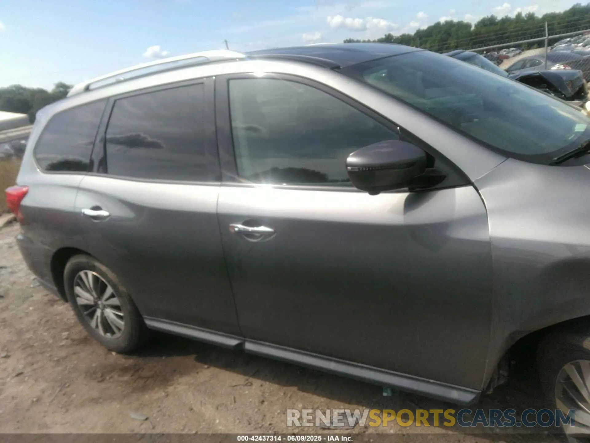 13 Photograph of a damaged car 5N1DR2CM2LC606951 NISSAN PATHFINDER 2020