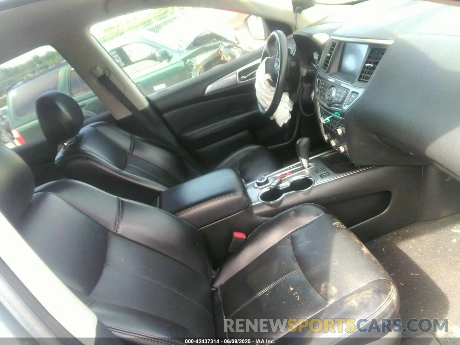 5 Photograph of a damaged car 5N1DR2CM2LC606951 NISSAN PATHFINDER 2020