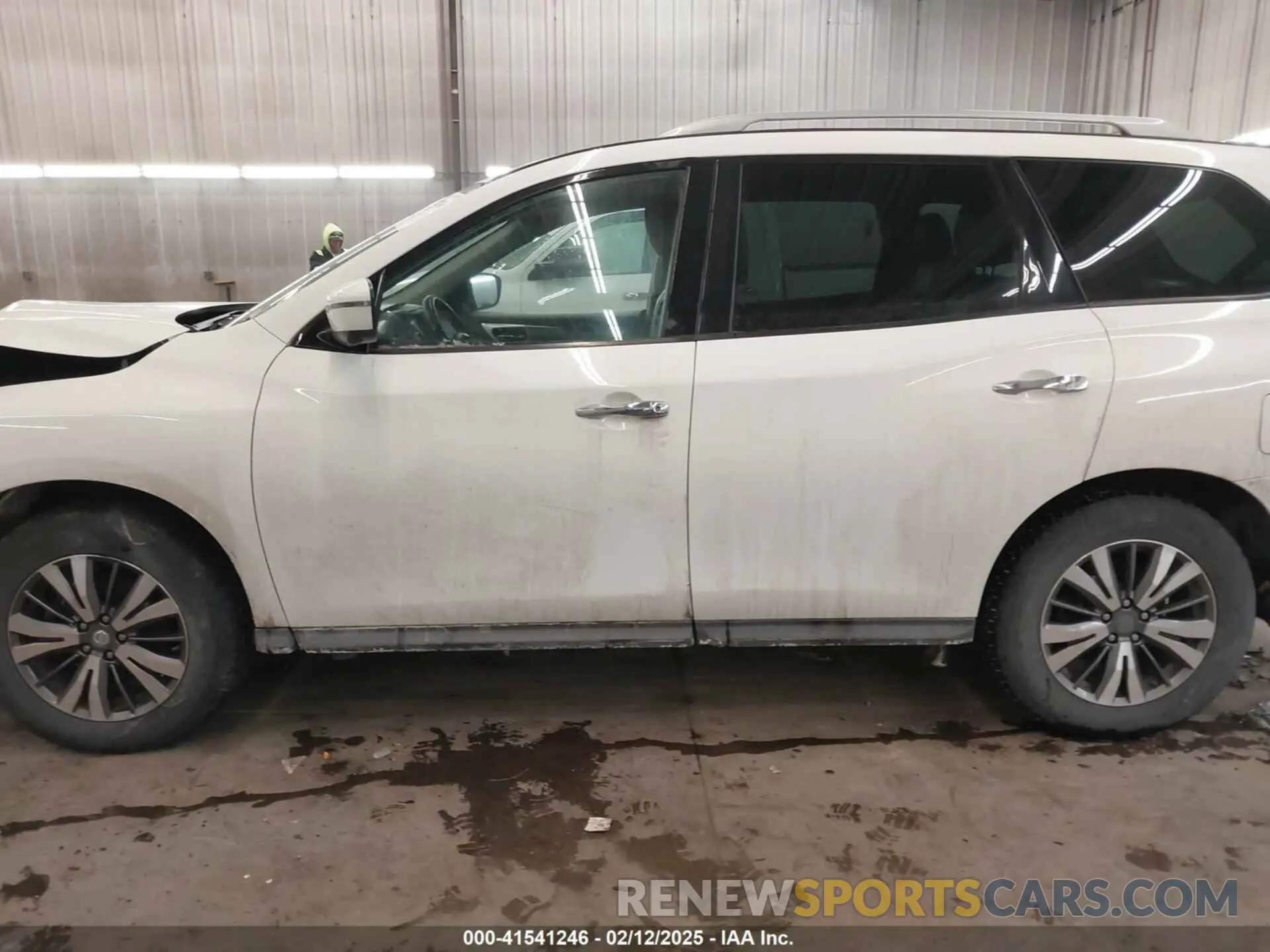 15 Photograph of a damaged car 5N1DR2CM3LC596348 NISSAN PATHFINDER 2020