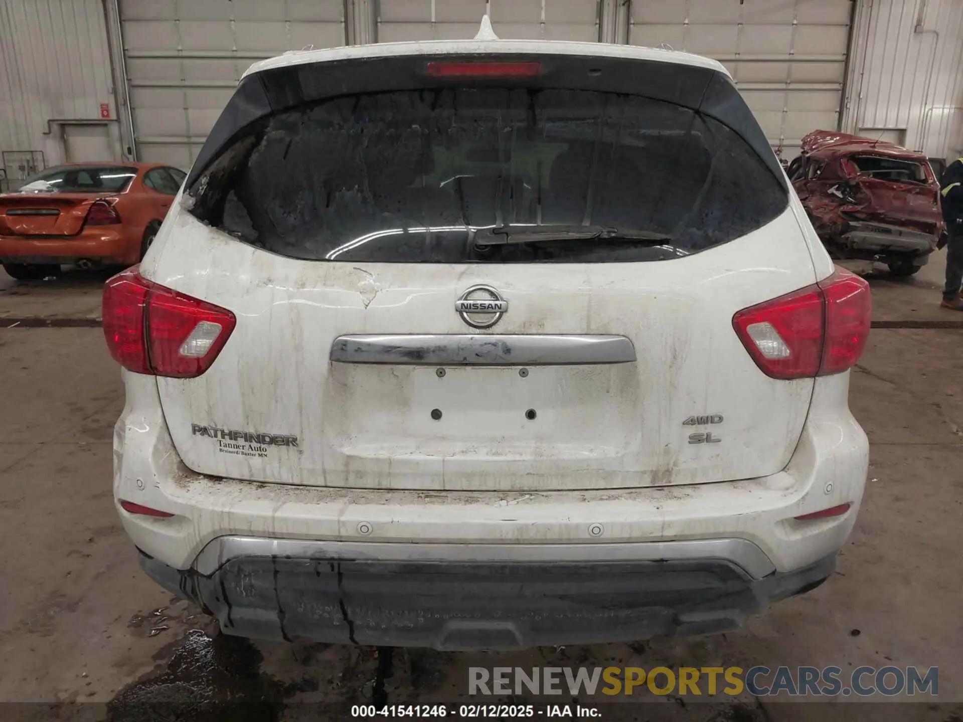 17 Photograph of a damaged car 5N1DR2CM3LC596348 NISSAN PATHFINDER 2020