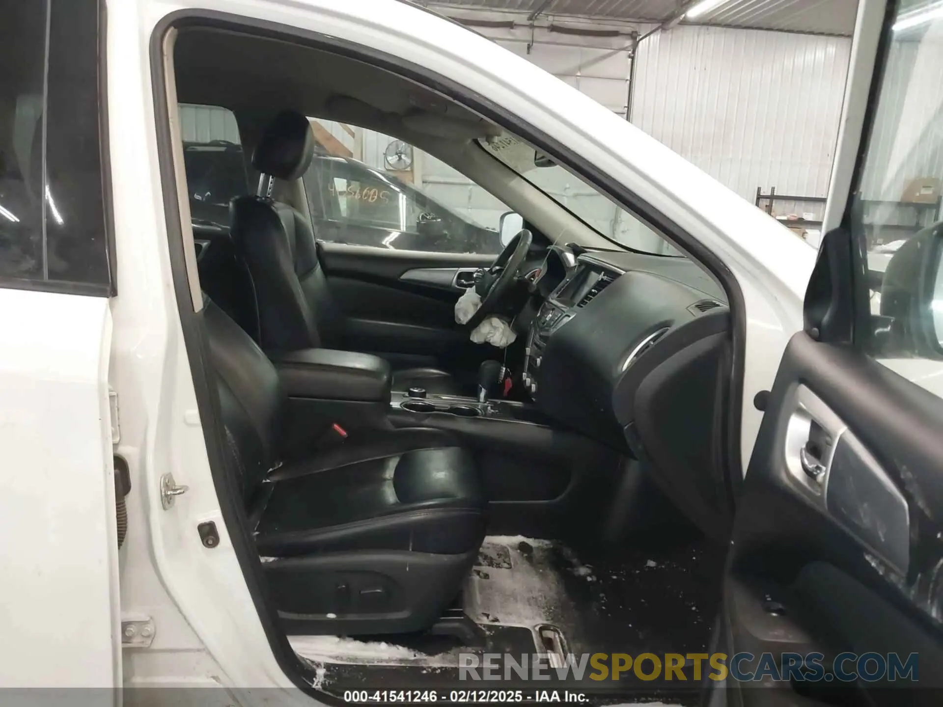 5 Photograph of a damaged car 5N1DR2CM3LC596348 NISSAN PATHFINDER 2020
