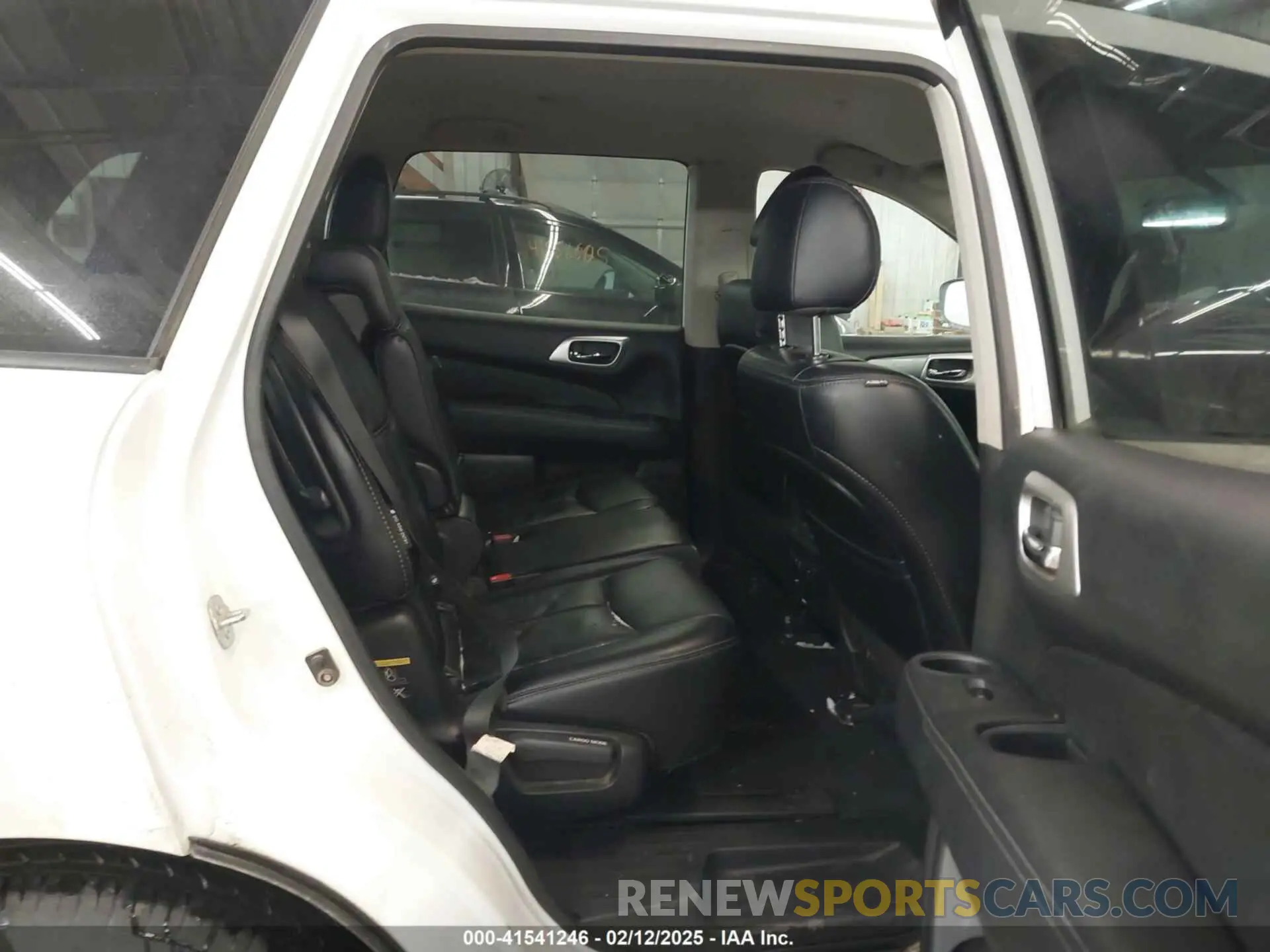 8 Photograph of a damaged car 5N1DR2CM3LC596348 NISSAN PATHFINDER 2020