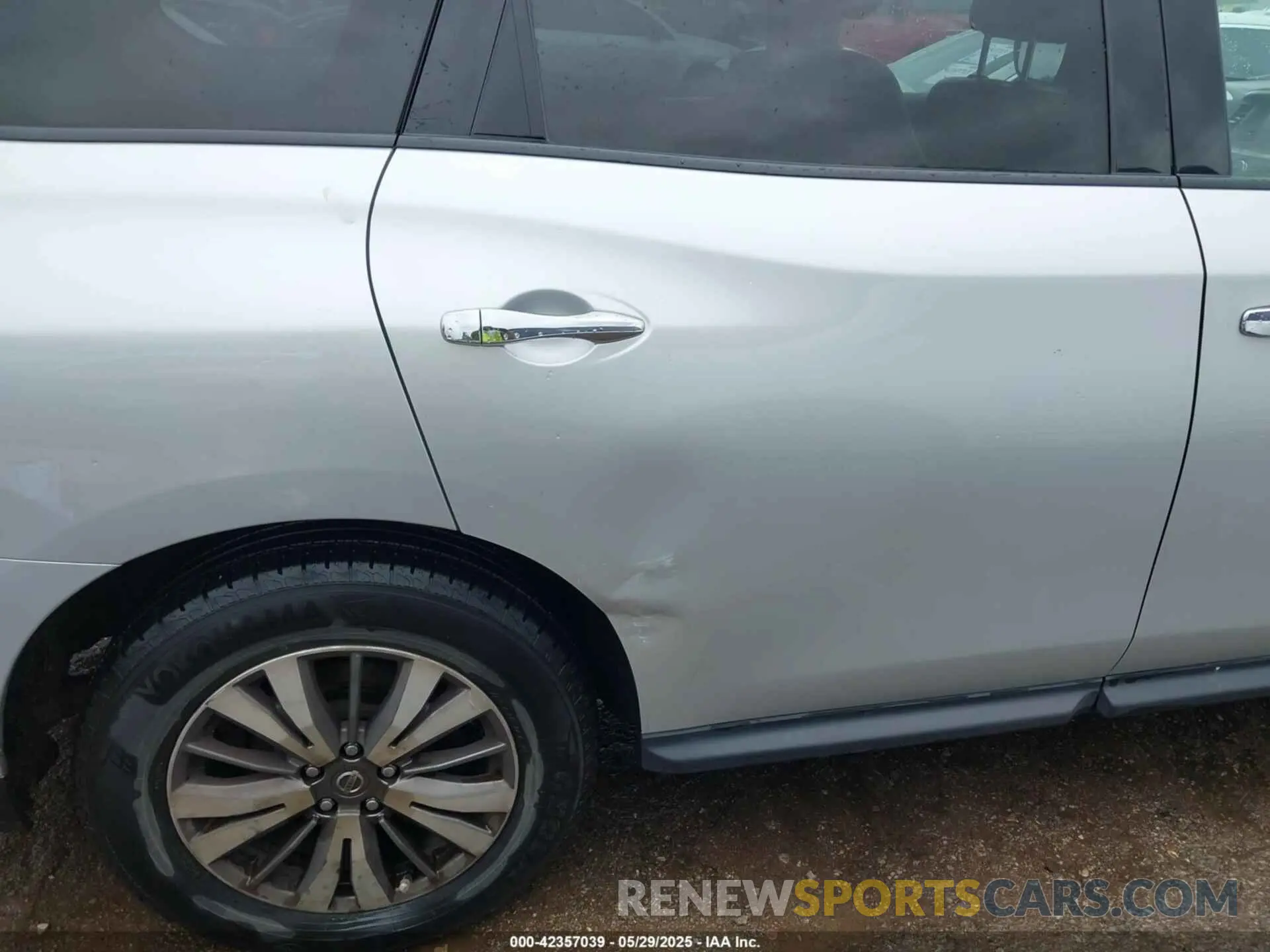 6 Photograph of a damaged car 5N1DR2CM3LC606506 NISSAN PATHFINDER 2020