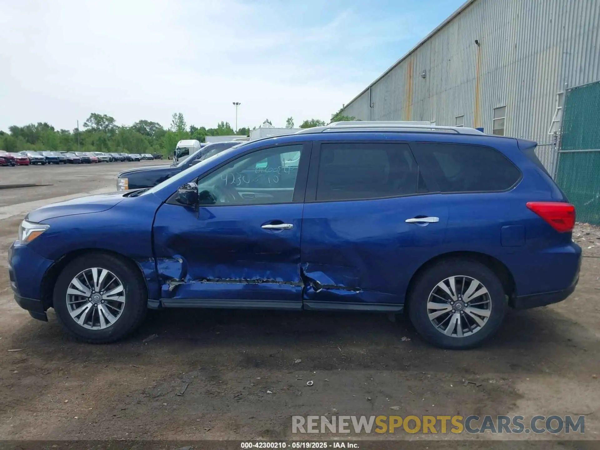 14 Photograph of a damaged car 5N1DR2CM6LC610825 NISSAN PATHFINDER 2020