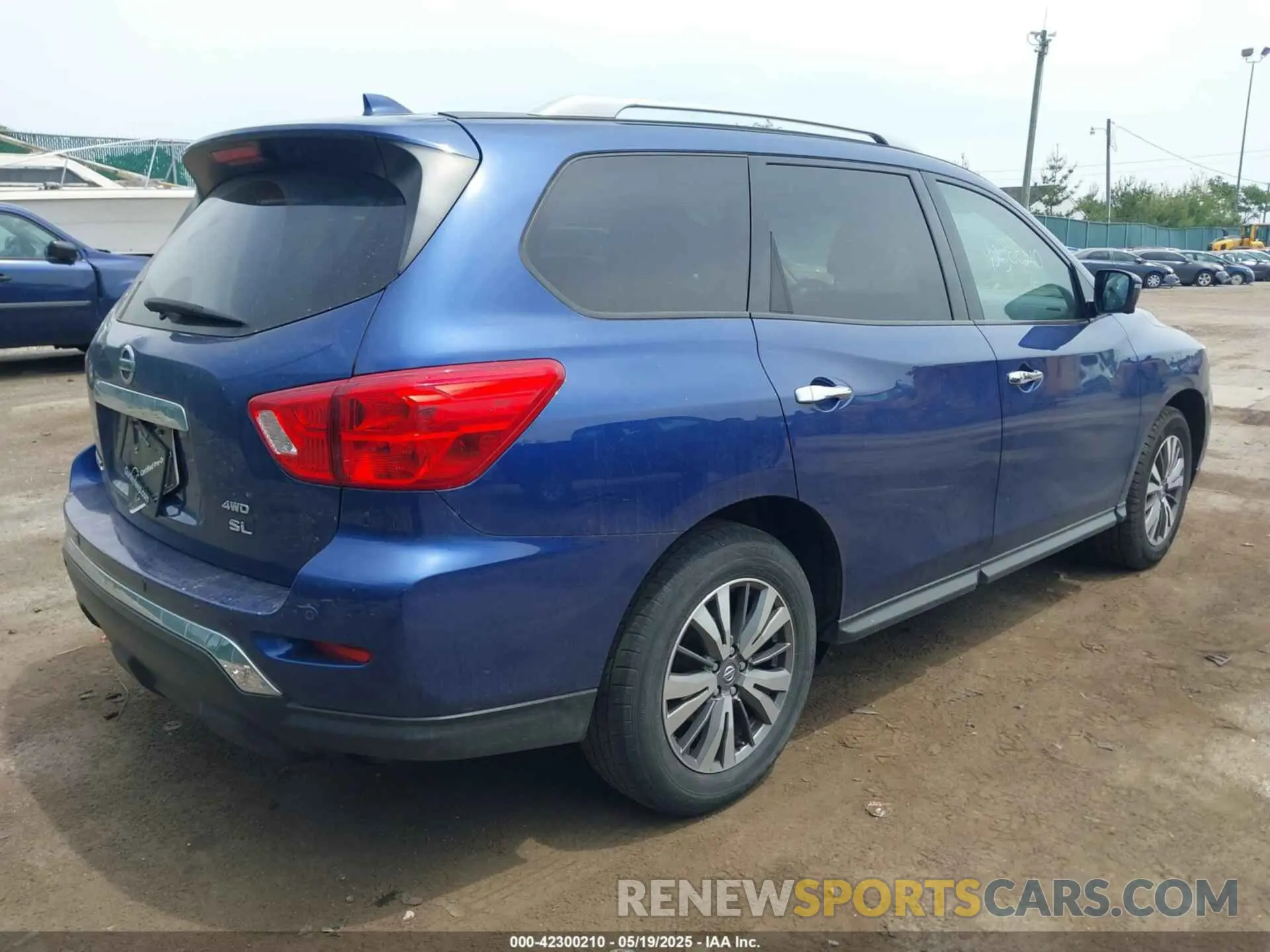 4 Photograph of a damaged car 5N1DR2CM6LC610825 NISSAN PATHFINDER 2020