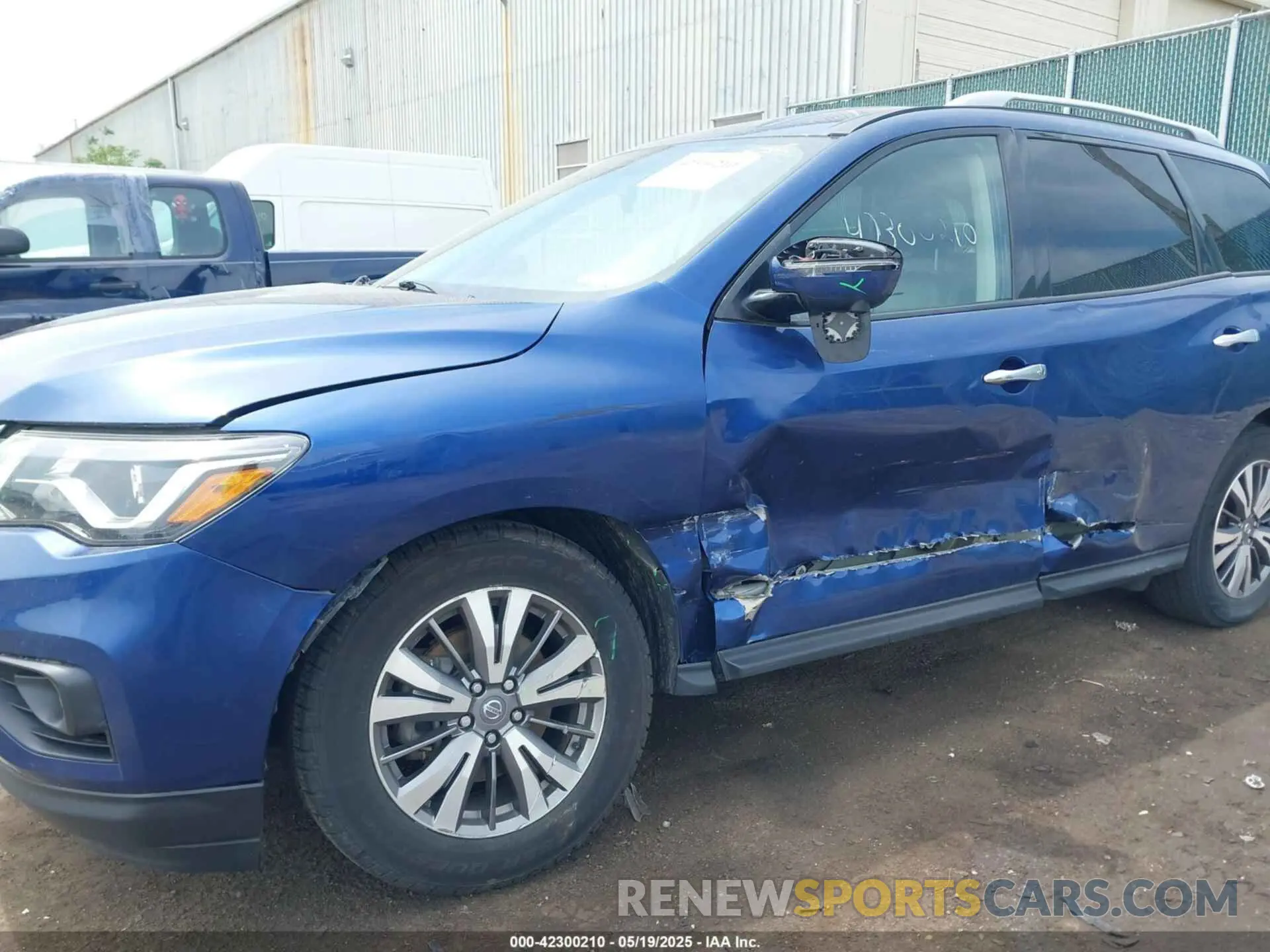 6 Photograph of a damaged car 5N1DR2CM6LC610825 NISSAN PATHFINDER 2020