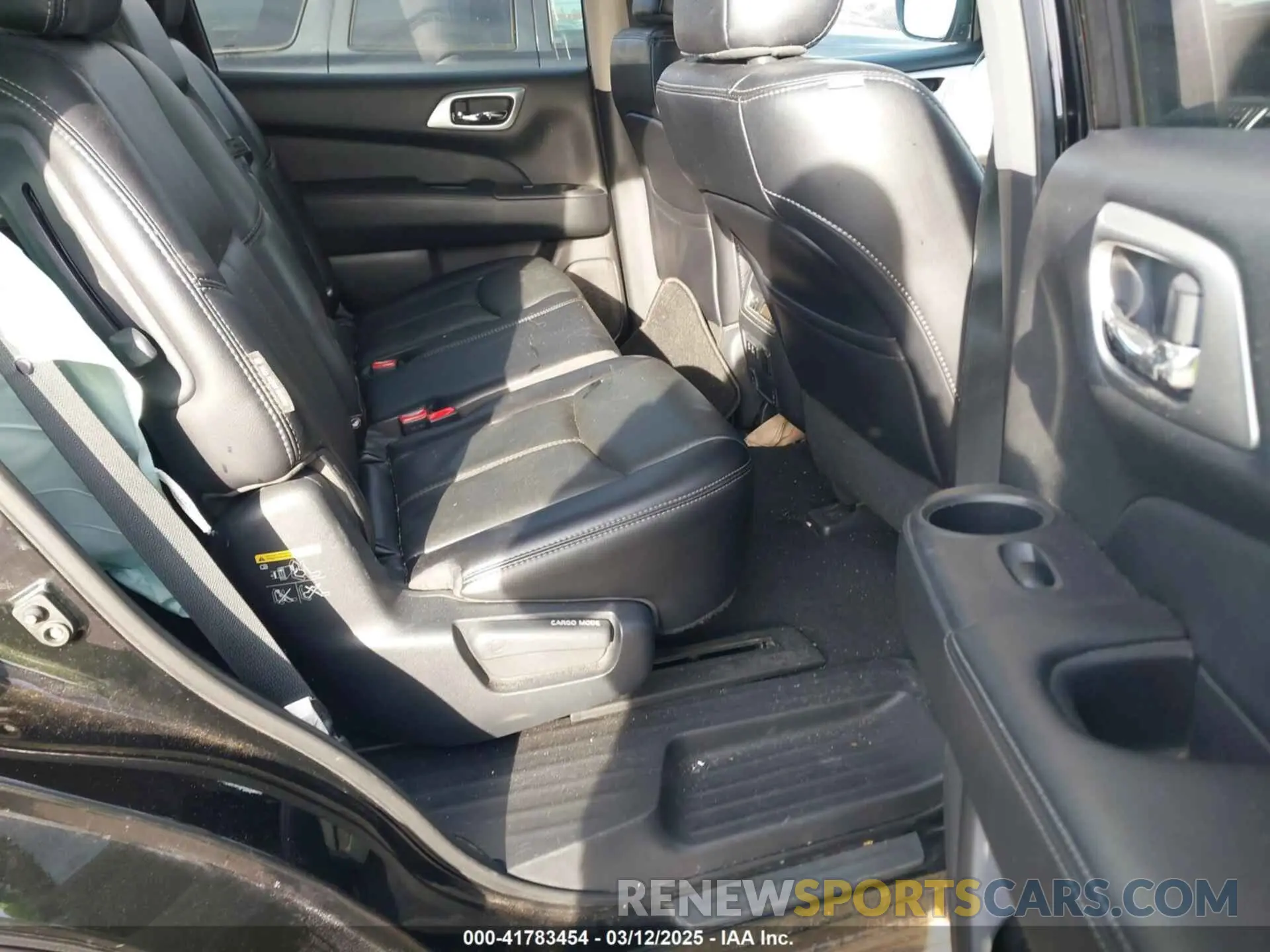 8 Photograph of a damaged car 5N1DR2CM8LC609983 NISSAN PATHFINDER 2020