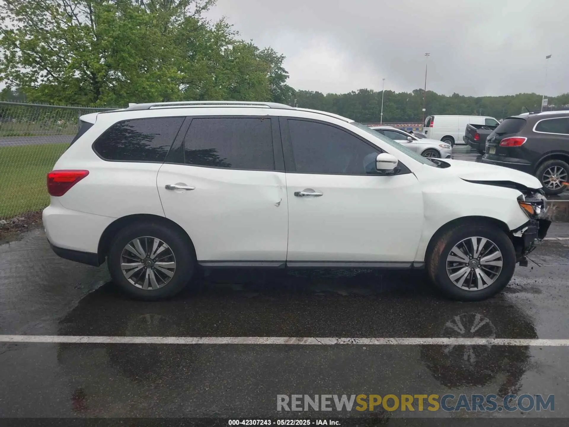 13 Photograph of a damaged car 5N1DR2CN2LC580781 NISSAN PATHFINDER 2020