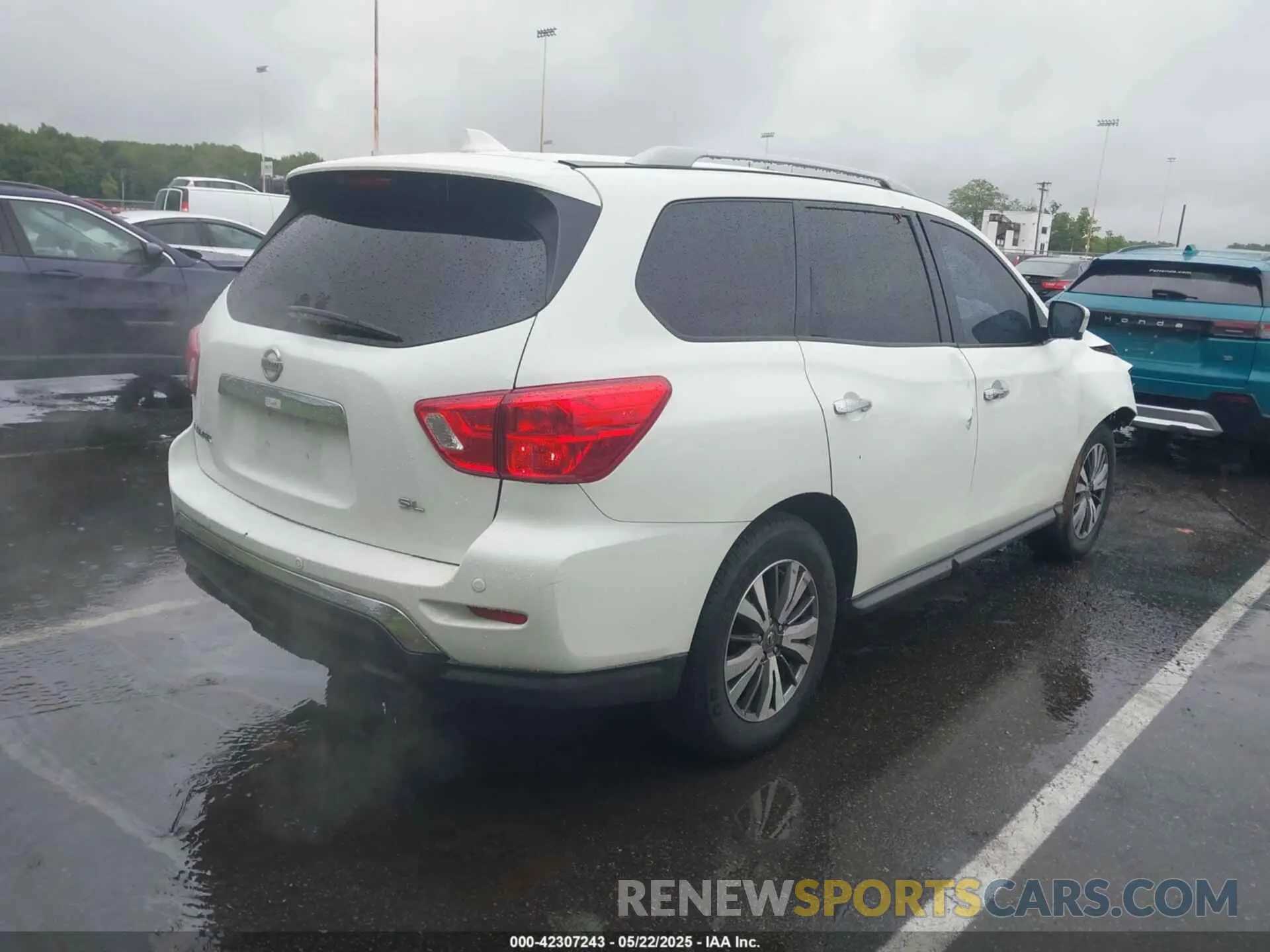 4 Photograph of a damaged car 5N1DR2CN2LC580781 NISSAN PATHFINDER 2020