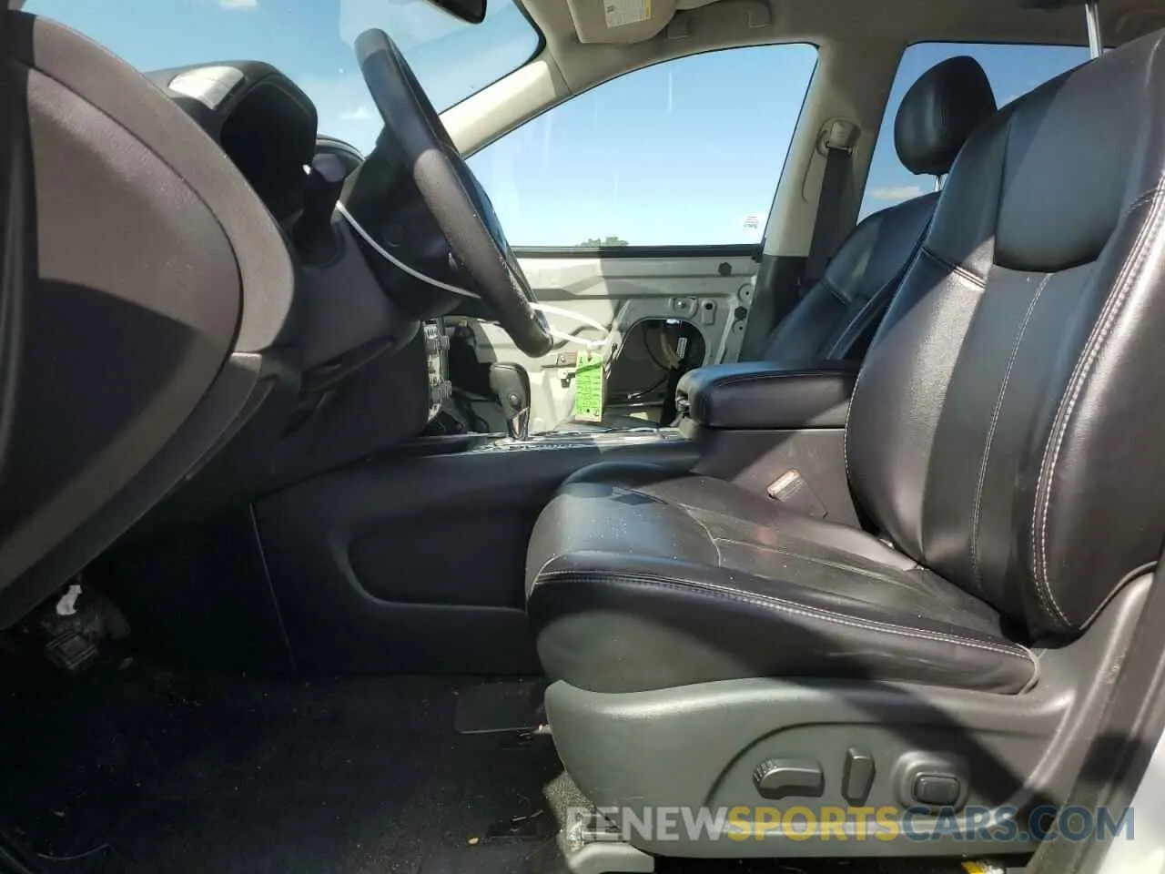 7 Photograph of a damaged car 5N1DR2CN2LC602486 NISSAN PATHFINDER 2020
