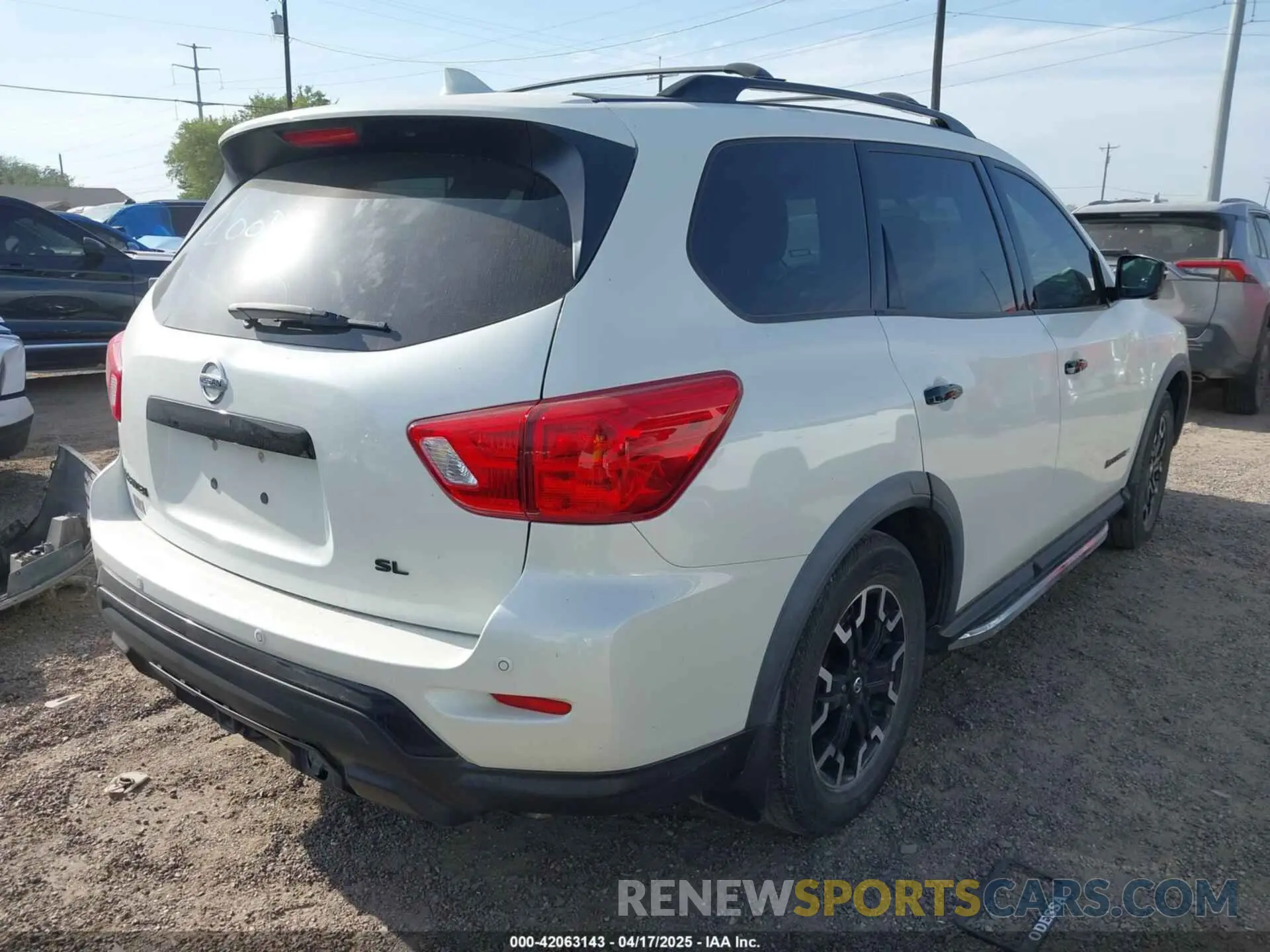 4 Photograph of a damaged car 5N1DR2CN3LC605204 NISSAN PATHFINDER 2020
