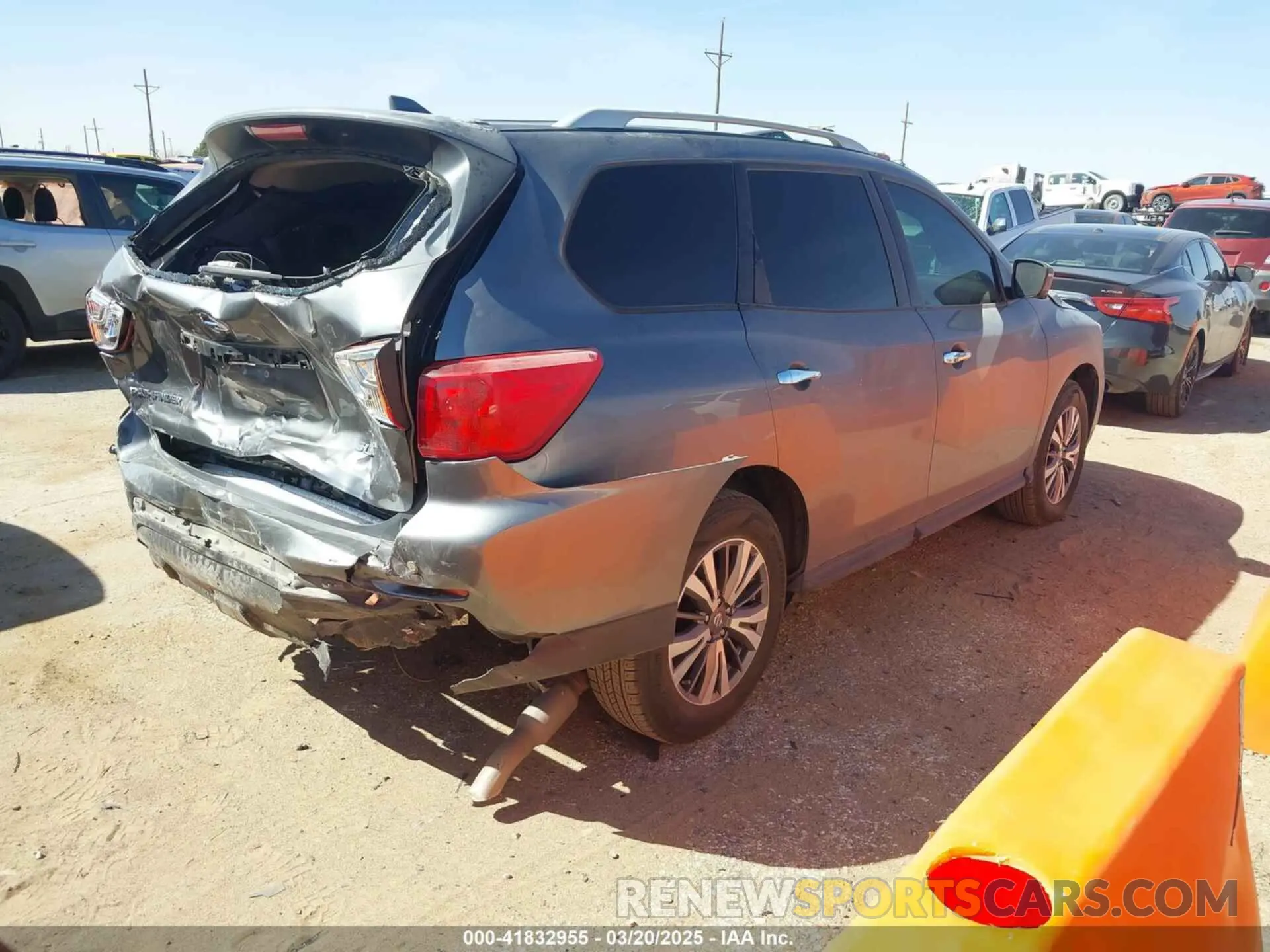 4 Photograph of a damaged car 5N1DR2CN5LC597364 NISSAN PATHFINDER 2020