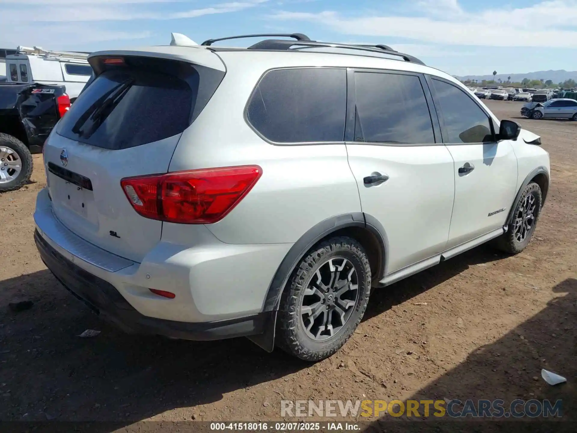 4 Photograph of a damaged car 5N1DR2CNXLC621321 NISSAN PATHFINDER 2020