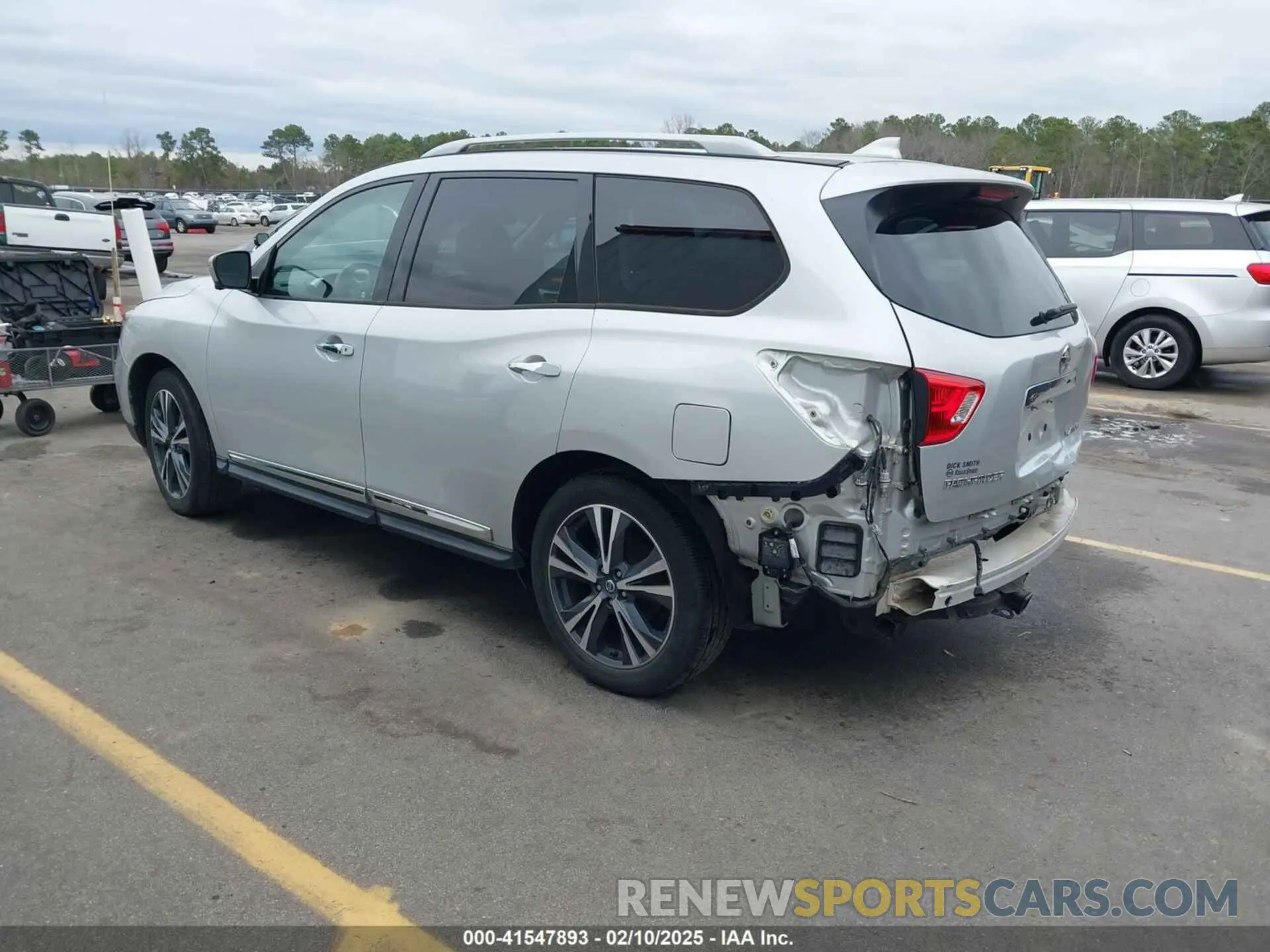 3 Photograph of a damaged car 5N1DR2DN3LC597023 NISSAN PATHFINDER 2020