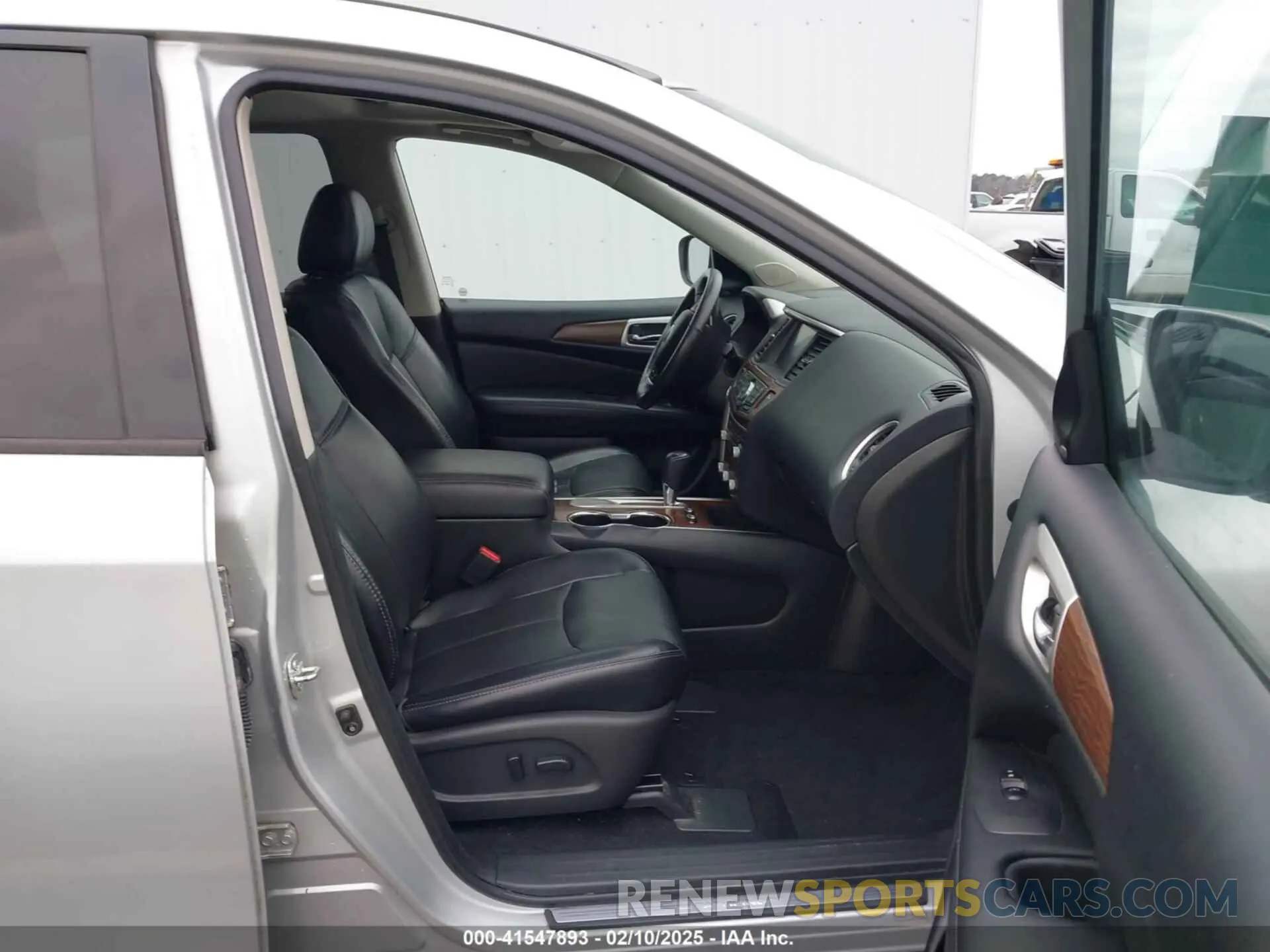 5 Photograph of a damaged car 5N1DR2DN3LC597023 NISSAN PATHFINDER 2020