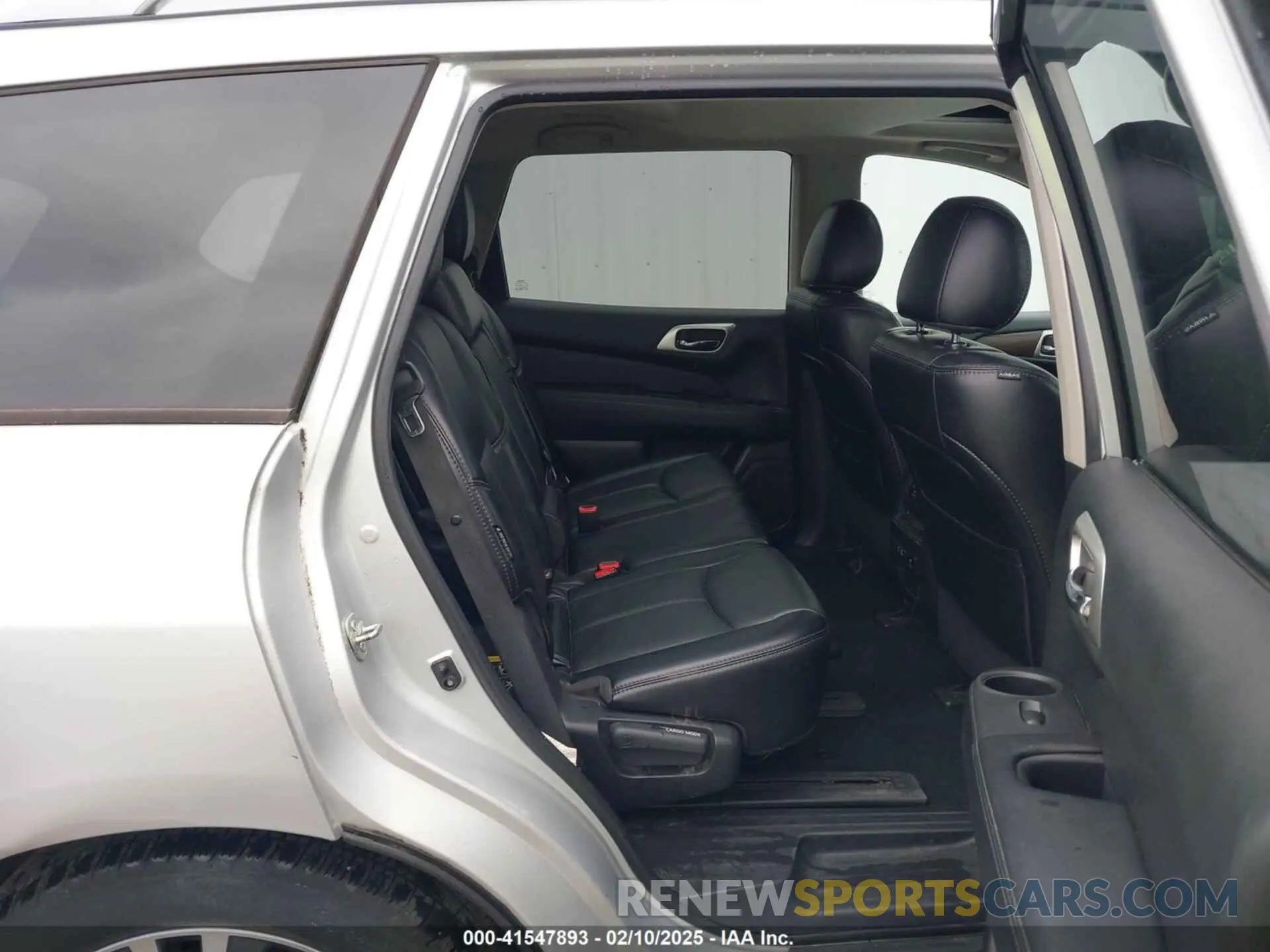 8 Photograph of a damaged car 5N1DR2DN3LC597023 NISSAN PATHFINDER 2020