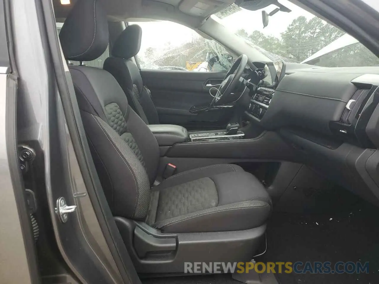 7 Photograph of a damaged car 5N1DR3AA6NC214105 NISSAN PATHFINDER 2022