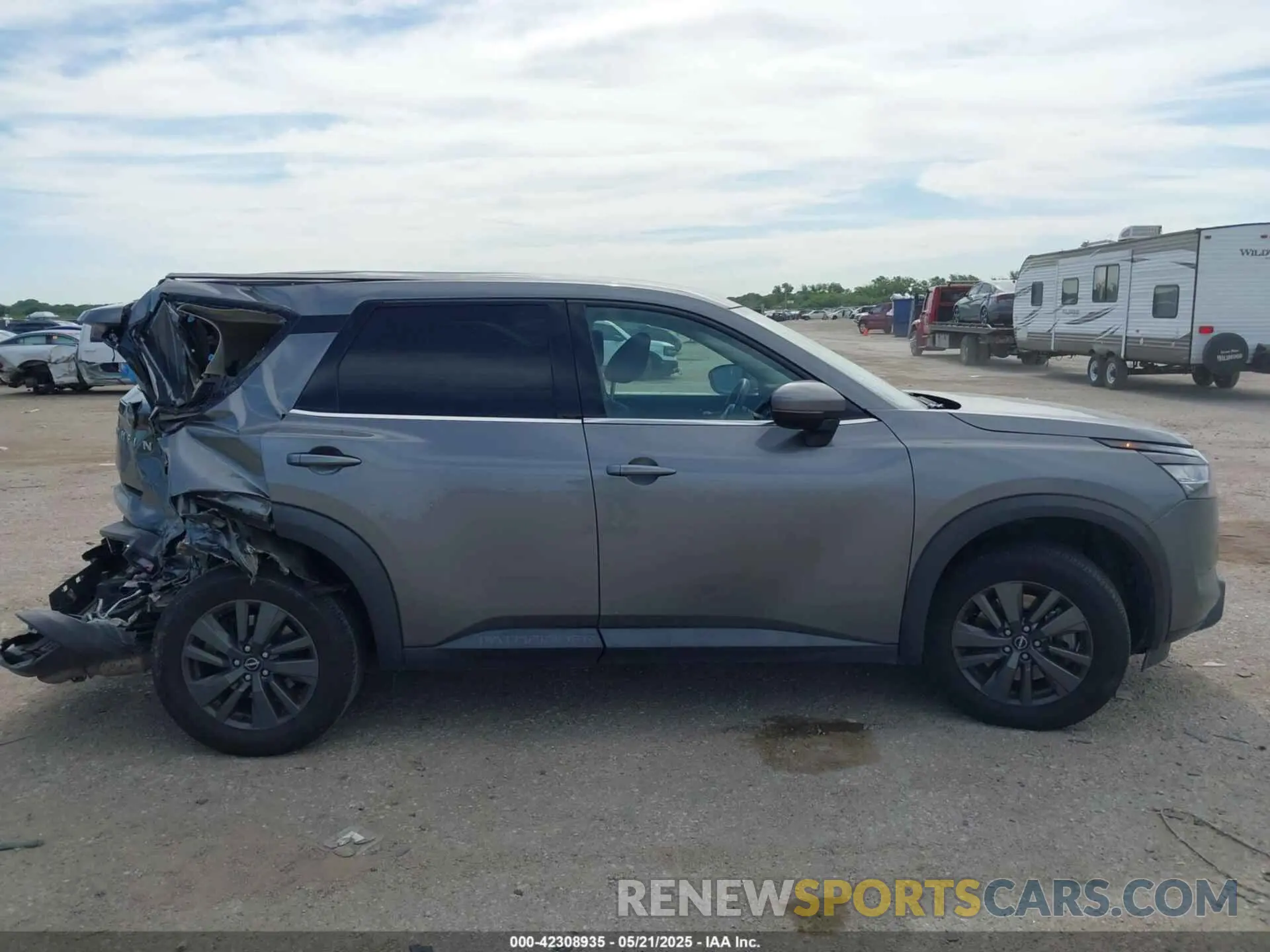 13 Photograph of a damaged car 5N1DR3AA9NC206564 NISSAN PATHFINDER 2022