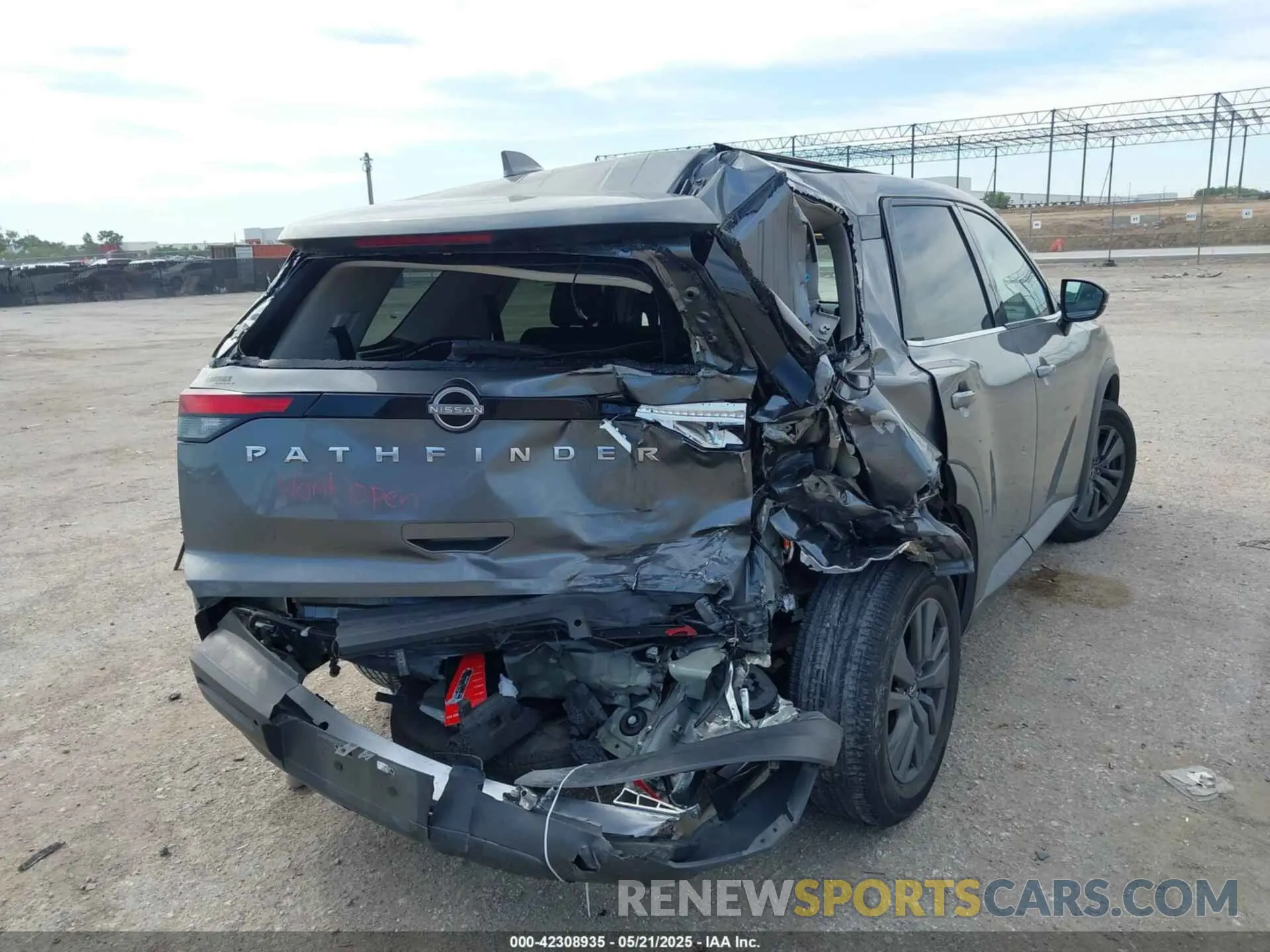 4 Photograph of a damaged car 5N1DR3AA9NC206564 NISSAN PATHFINDER 2022